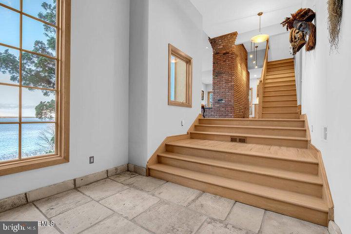 18 BELVIDERE ROAD