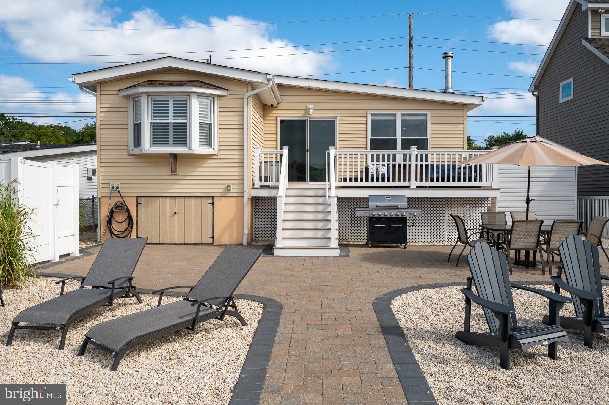 975 Beach Haven West BOULEVARD