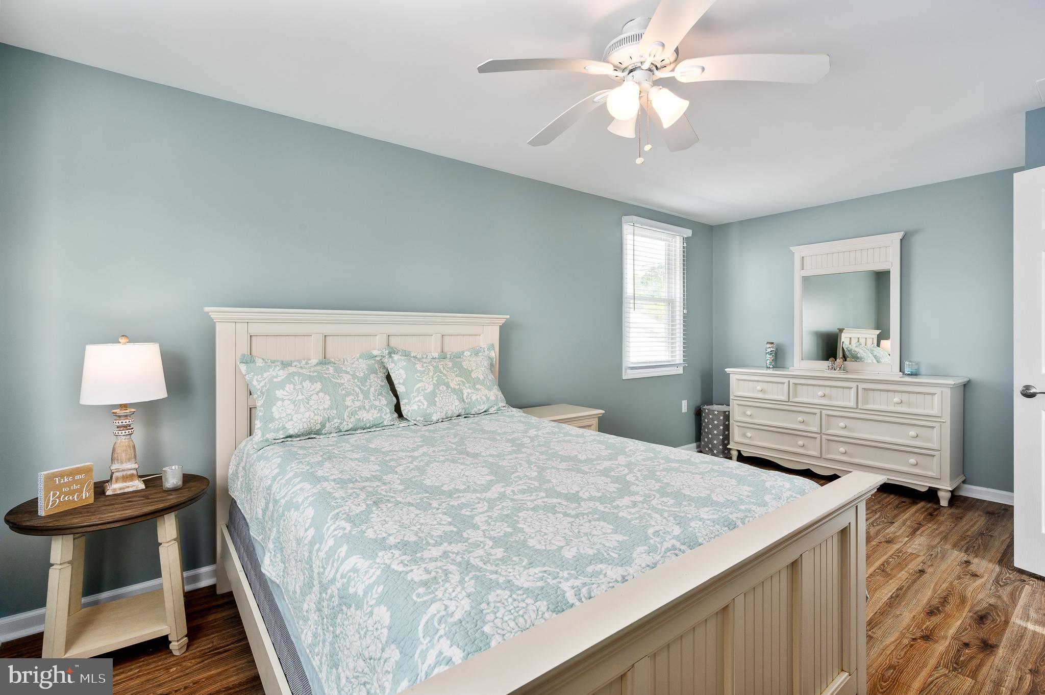 975 Beach Haven West BOULEVARD
