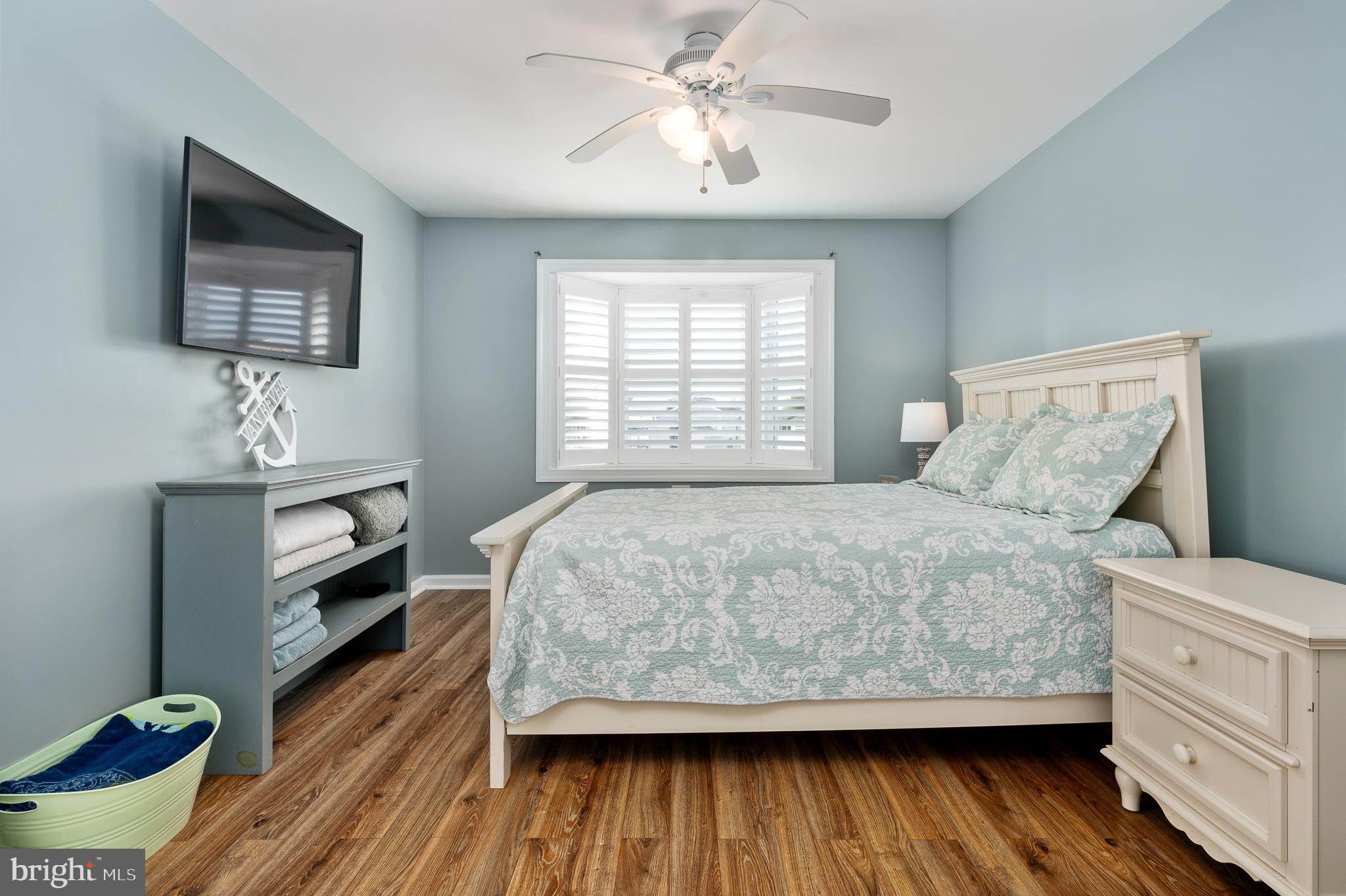 975 Beach Haven West BOULEVARD