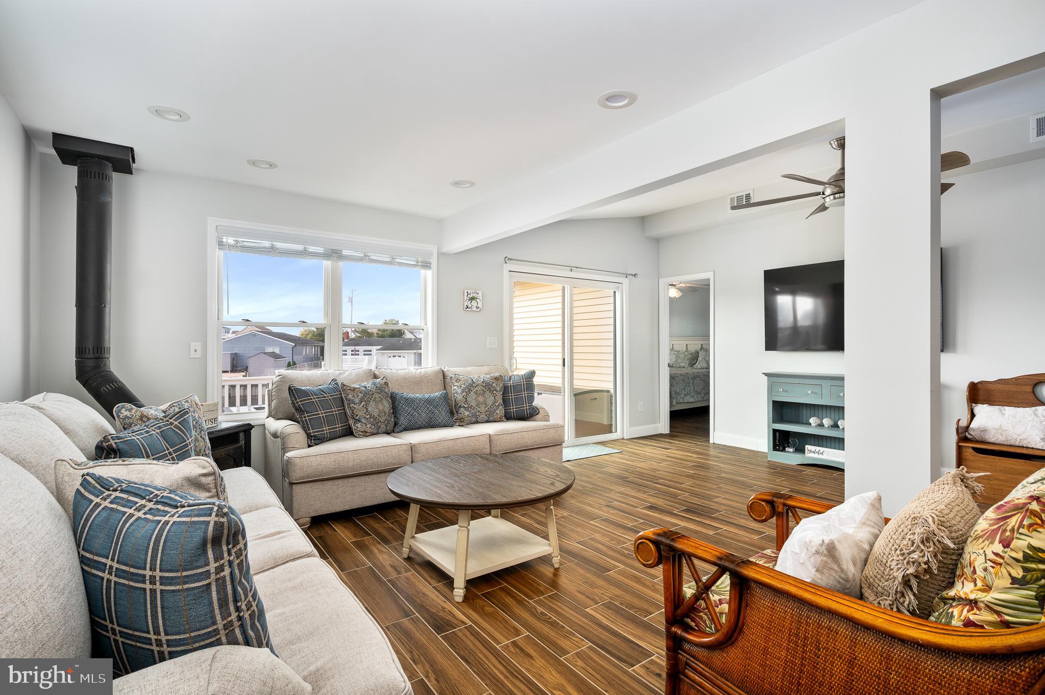 975 Beach Haven West BOULEVARD