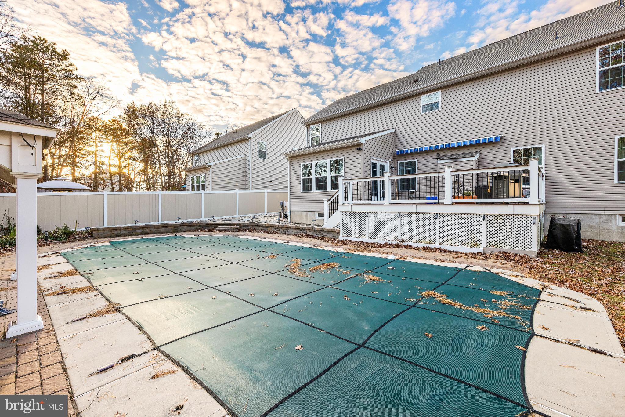 63 Nautilus DRIVE