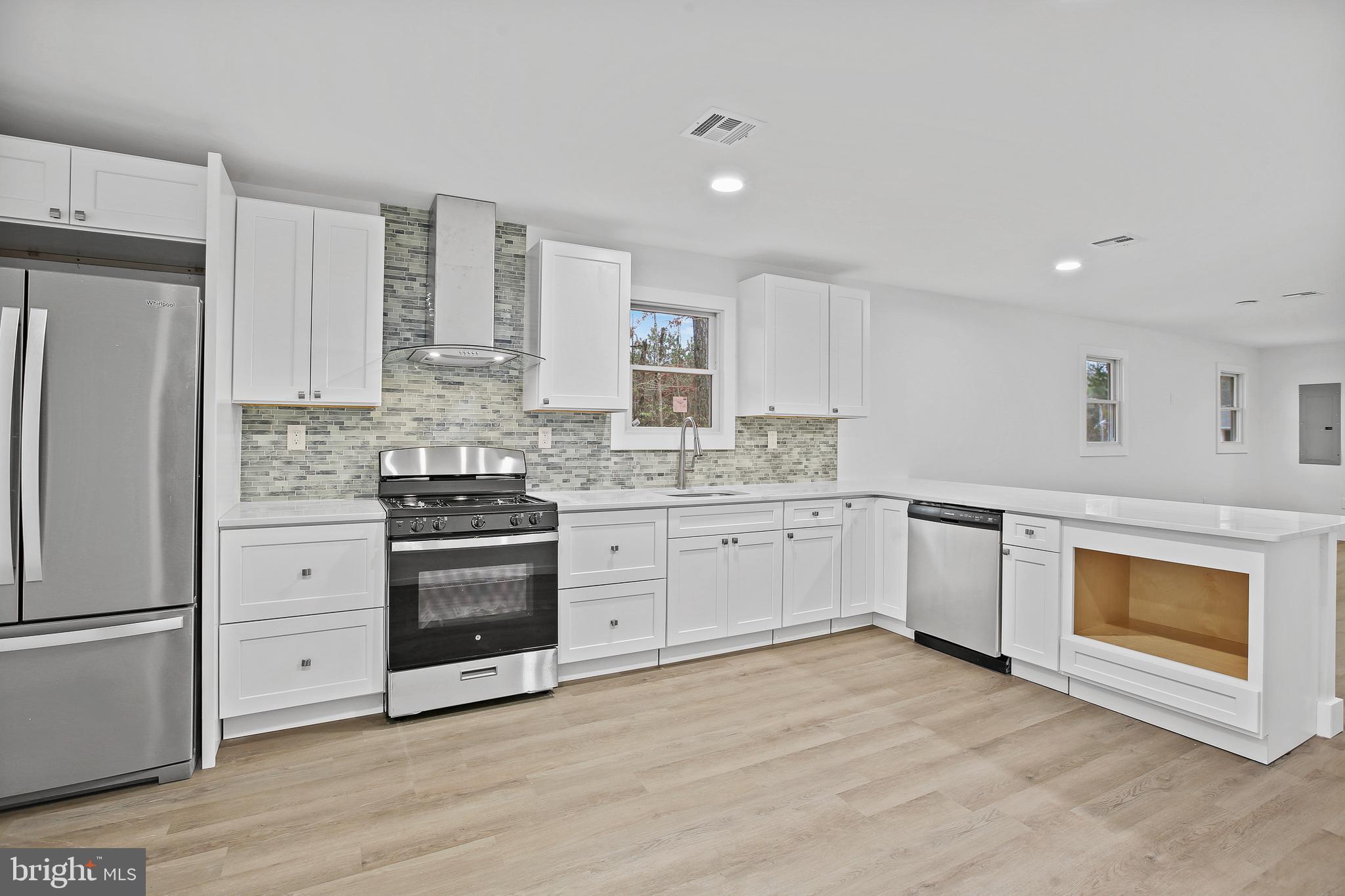 810 Railroad Dr