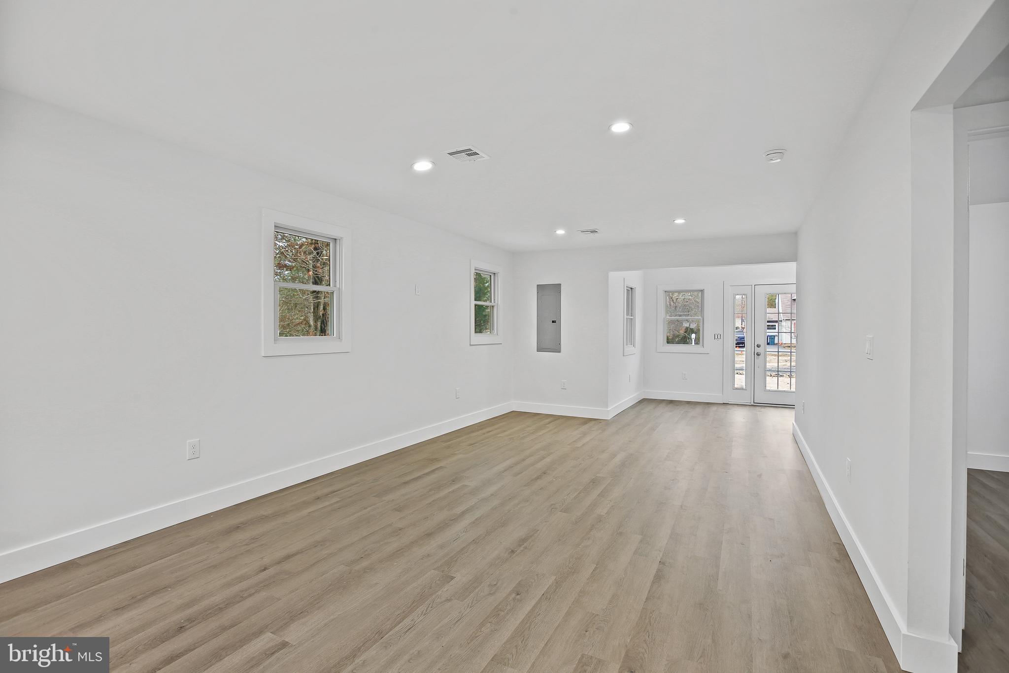 810 Railroad Dr