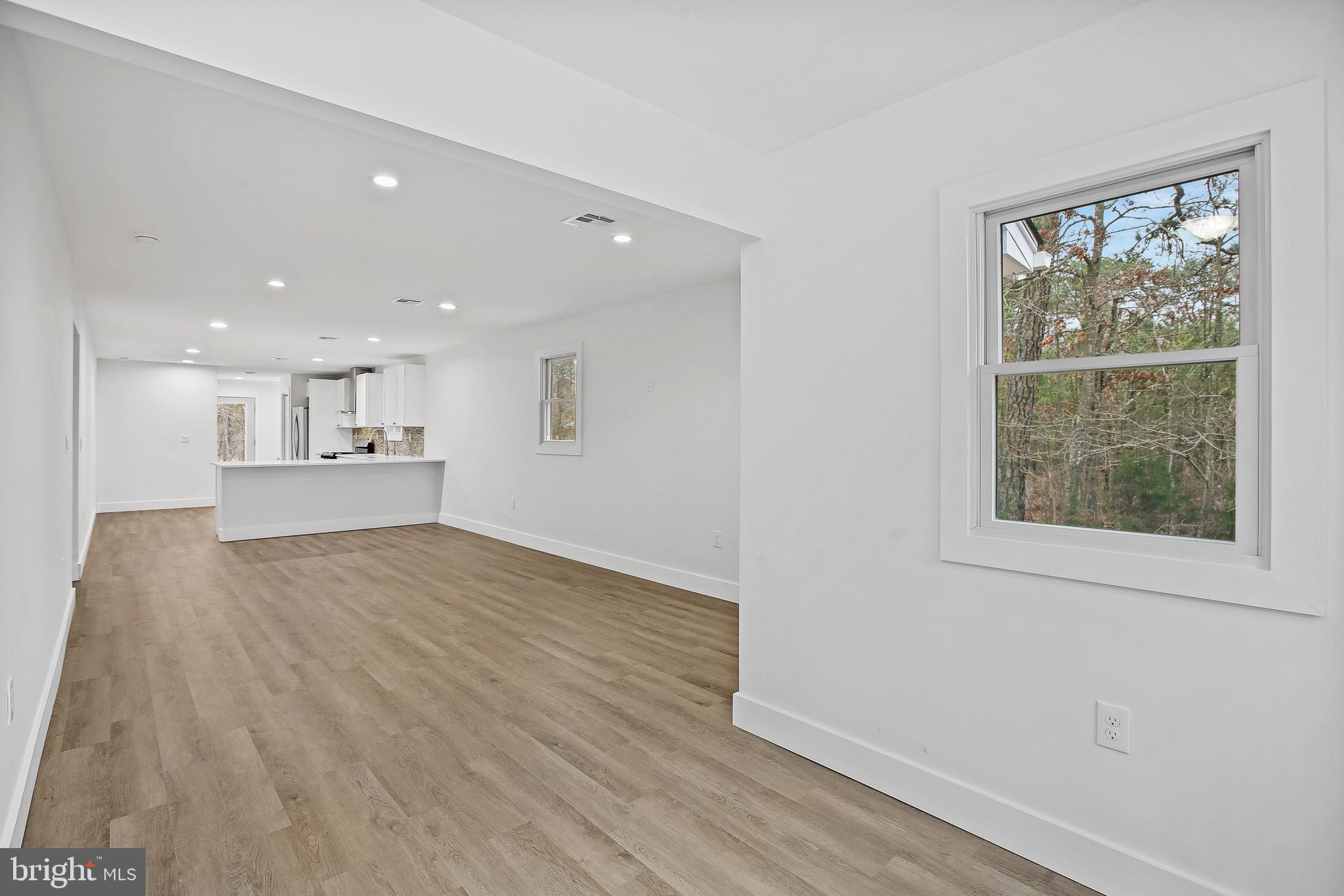 810 Railroad Dr