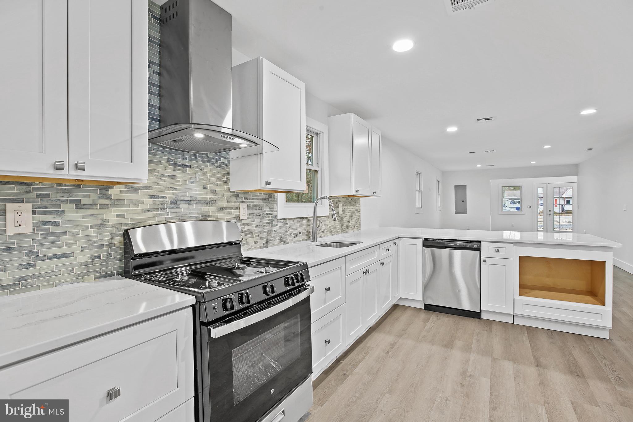 810 Railroad Dr