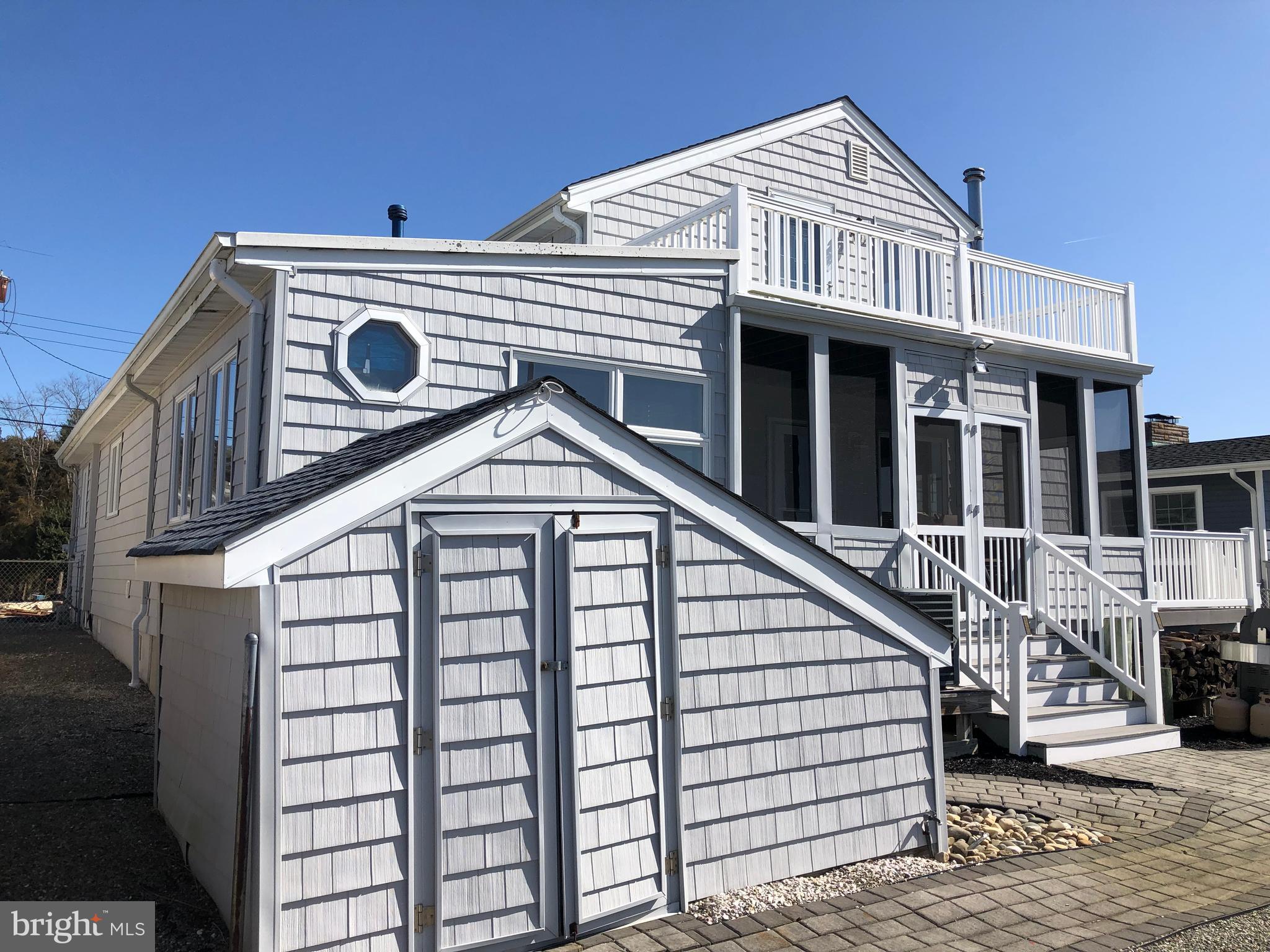 22 Beach Dr