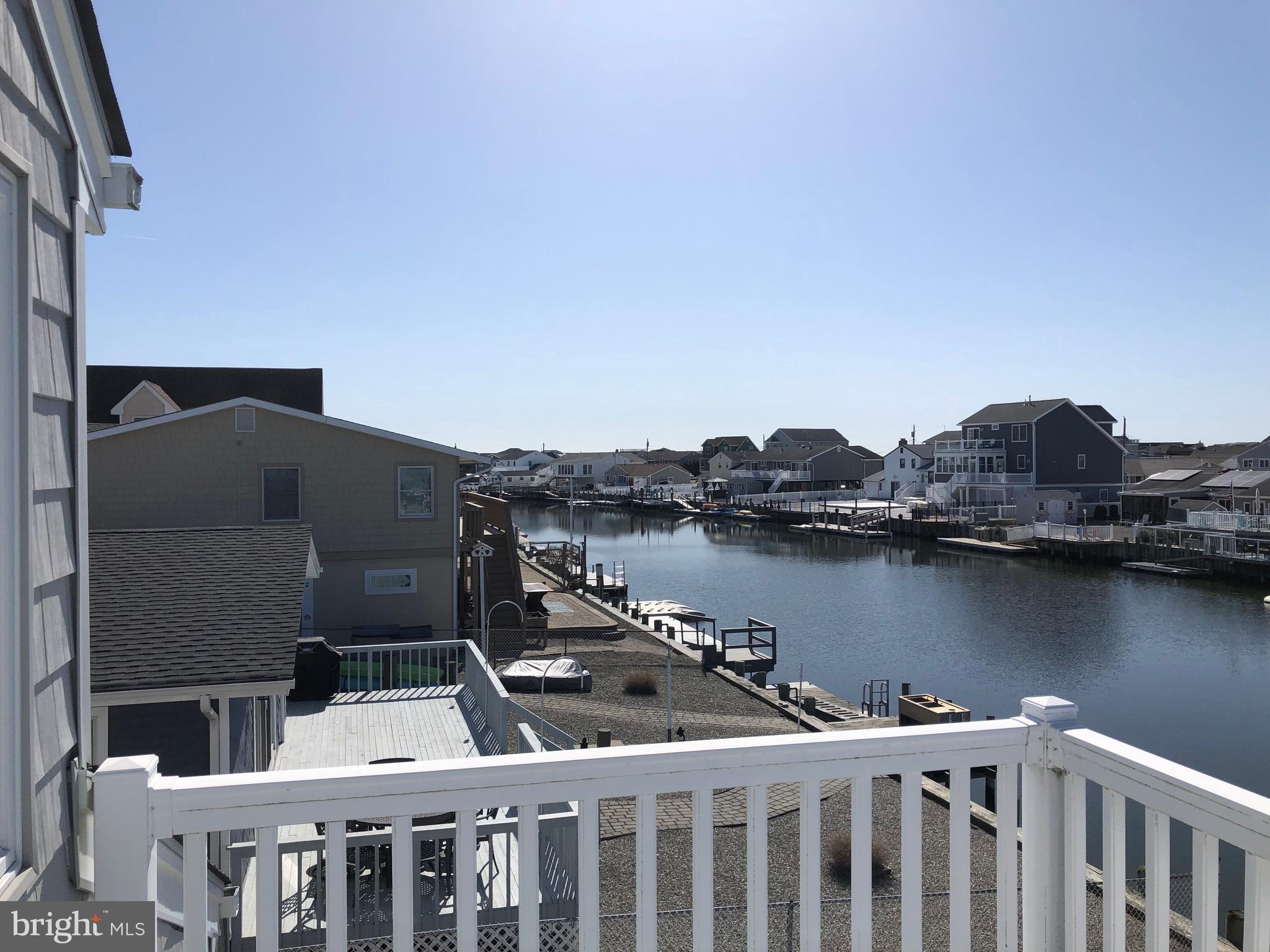 22 Beach Dr