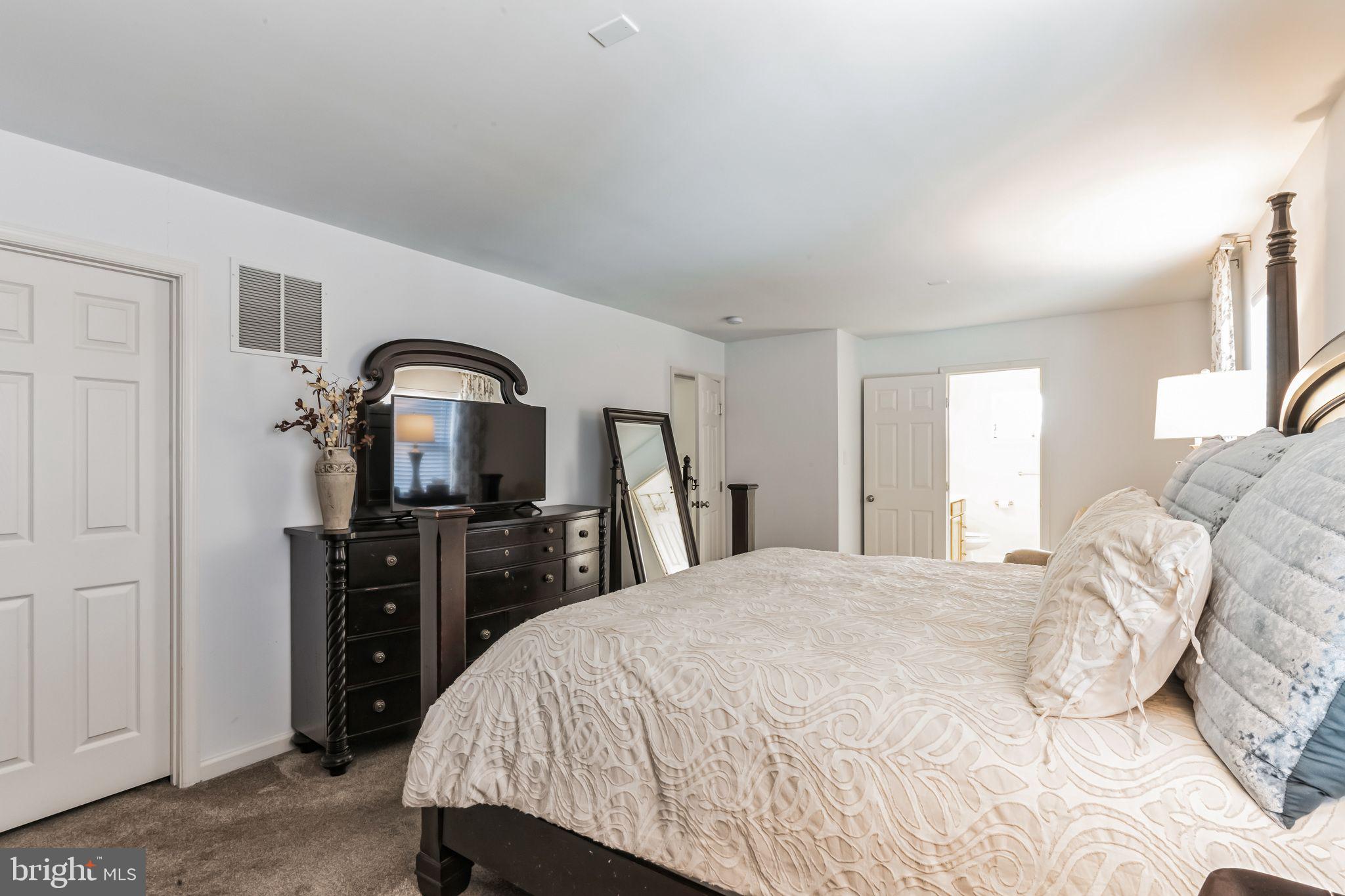 16 Hannah Pl