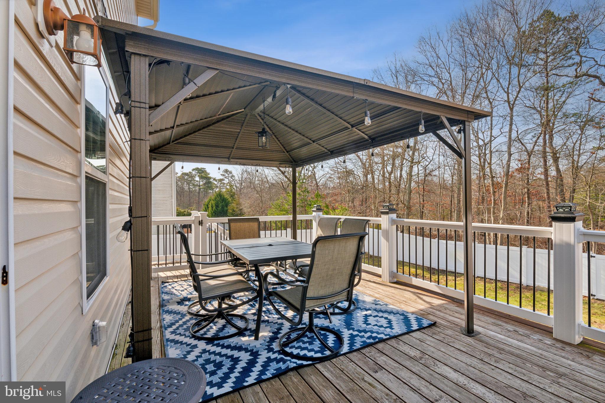 16 Hannah Pl