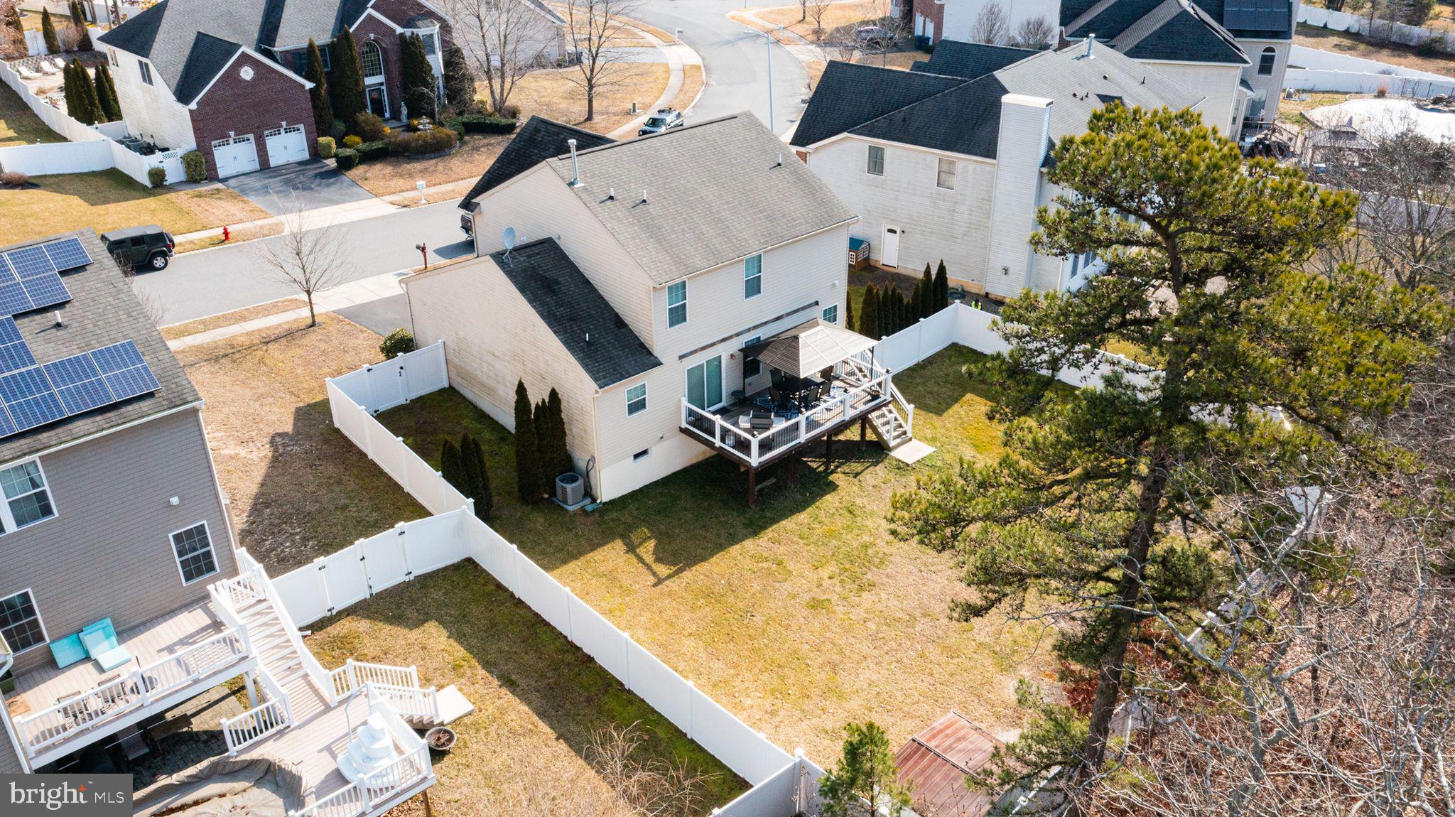 16 Hannah Pl