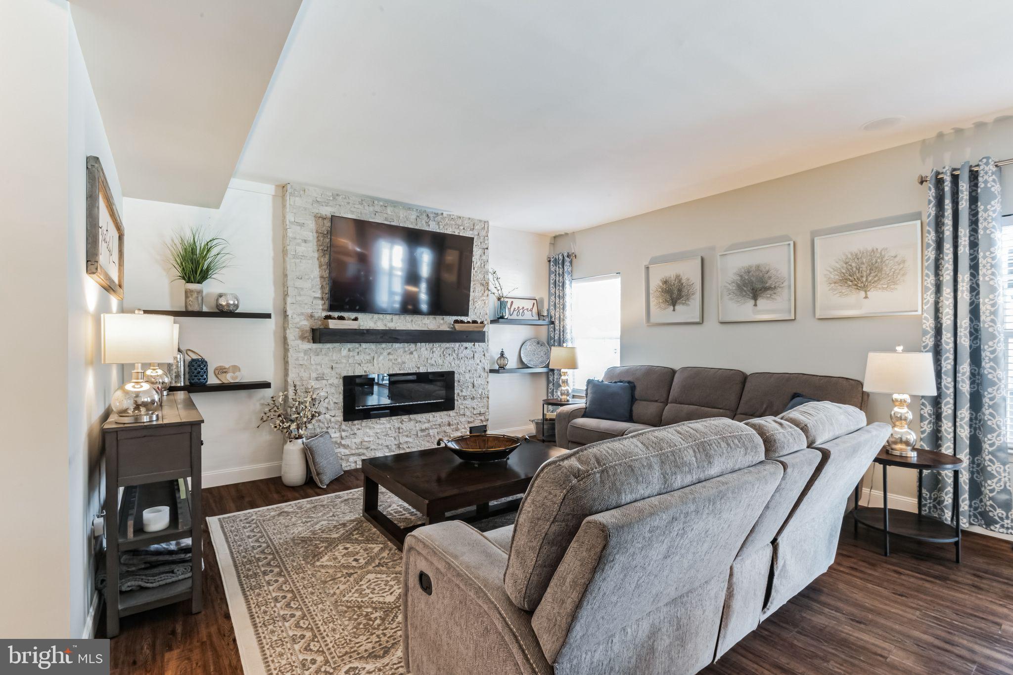 16 Hannah Pl