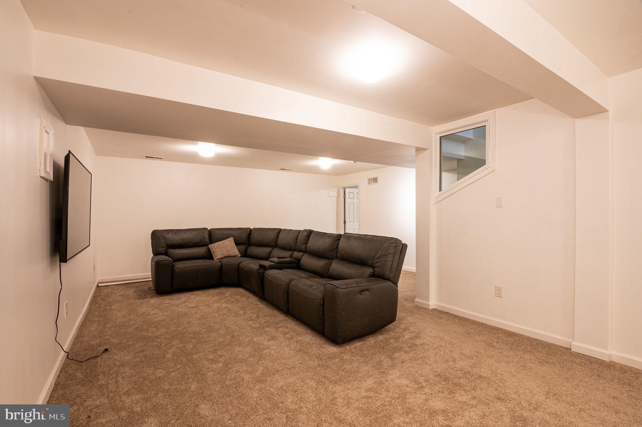 16 Hannah Pl