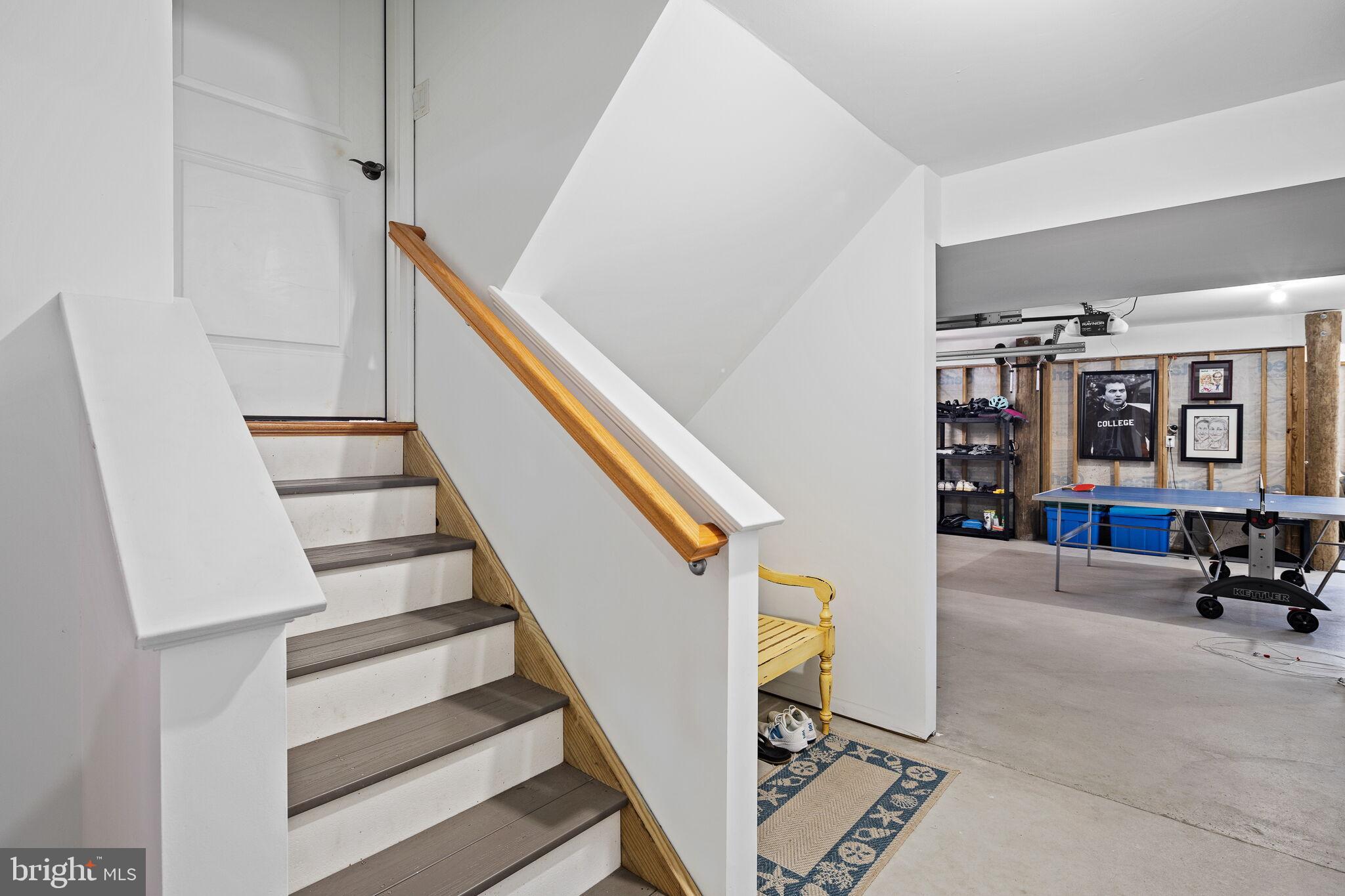 7 James St