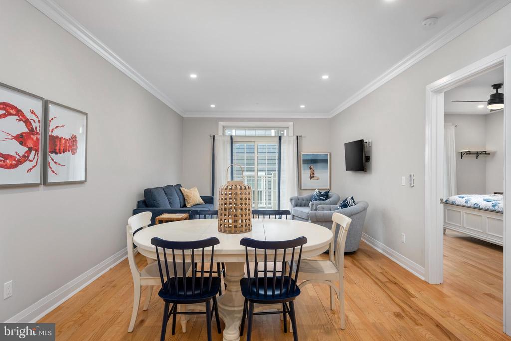 510 N Bay Ave #208