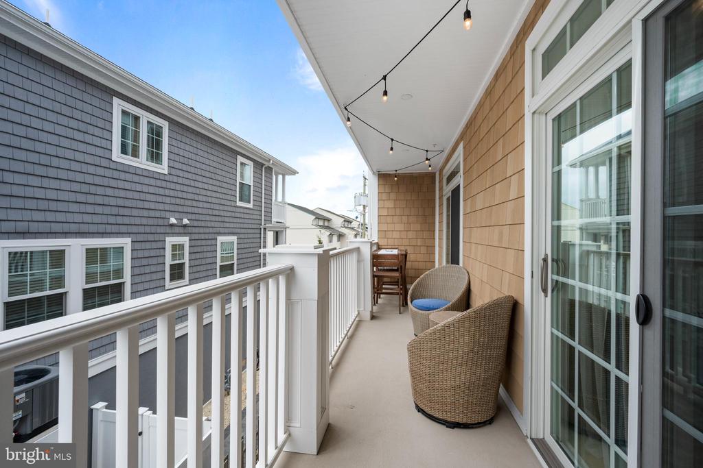 510 N Bay Ave #208