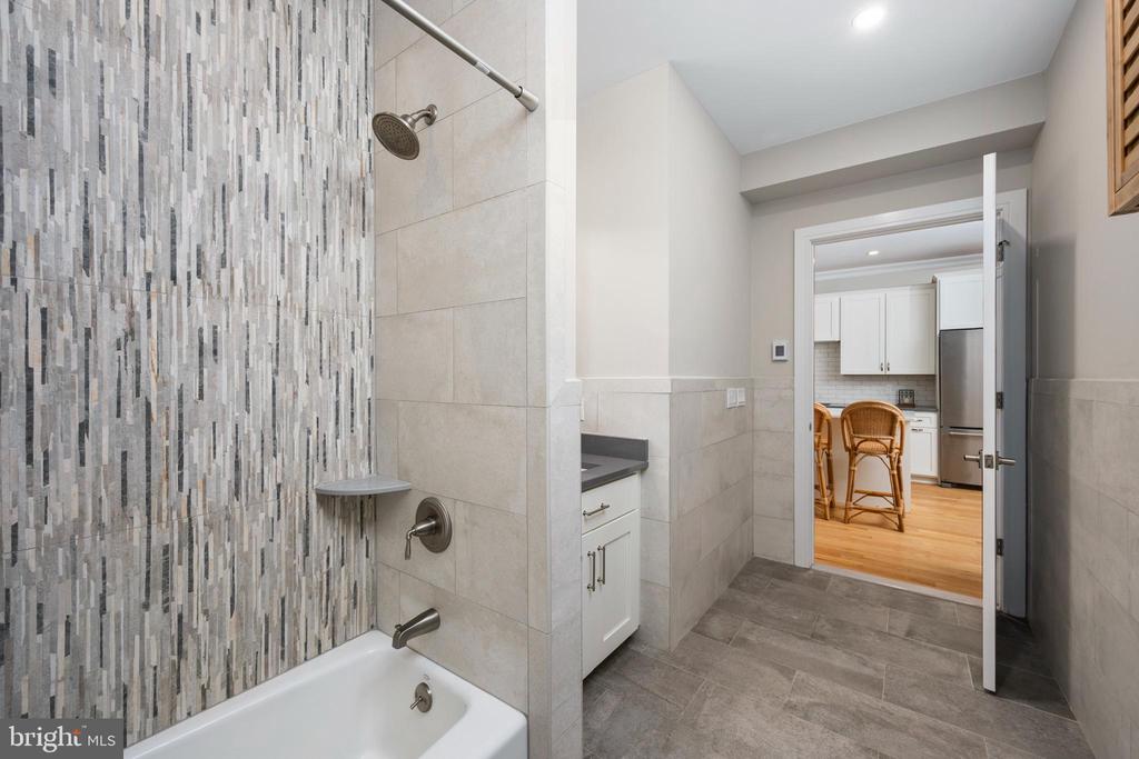 510 N Bay Ave #208