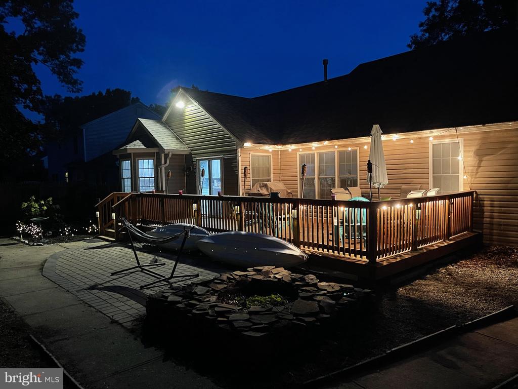 1074 Buccaneer Ln
