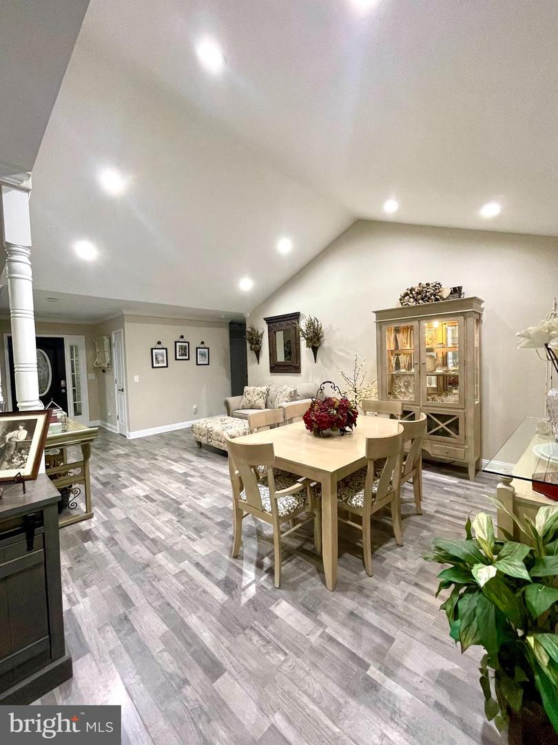 1074 Buccaneer Ln