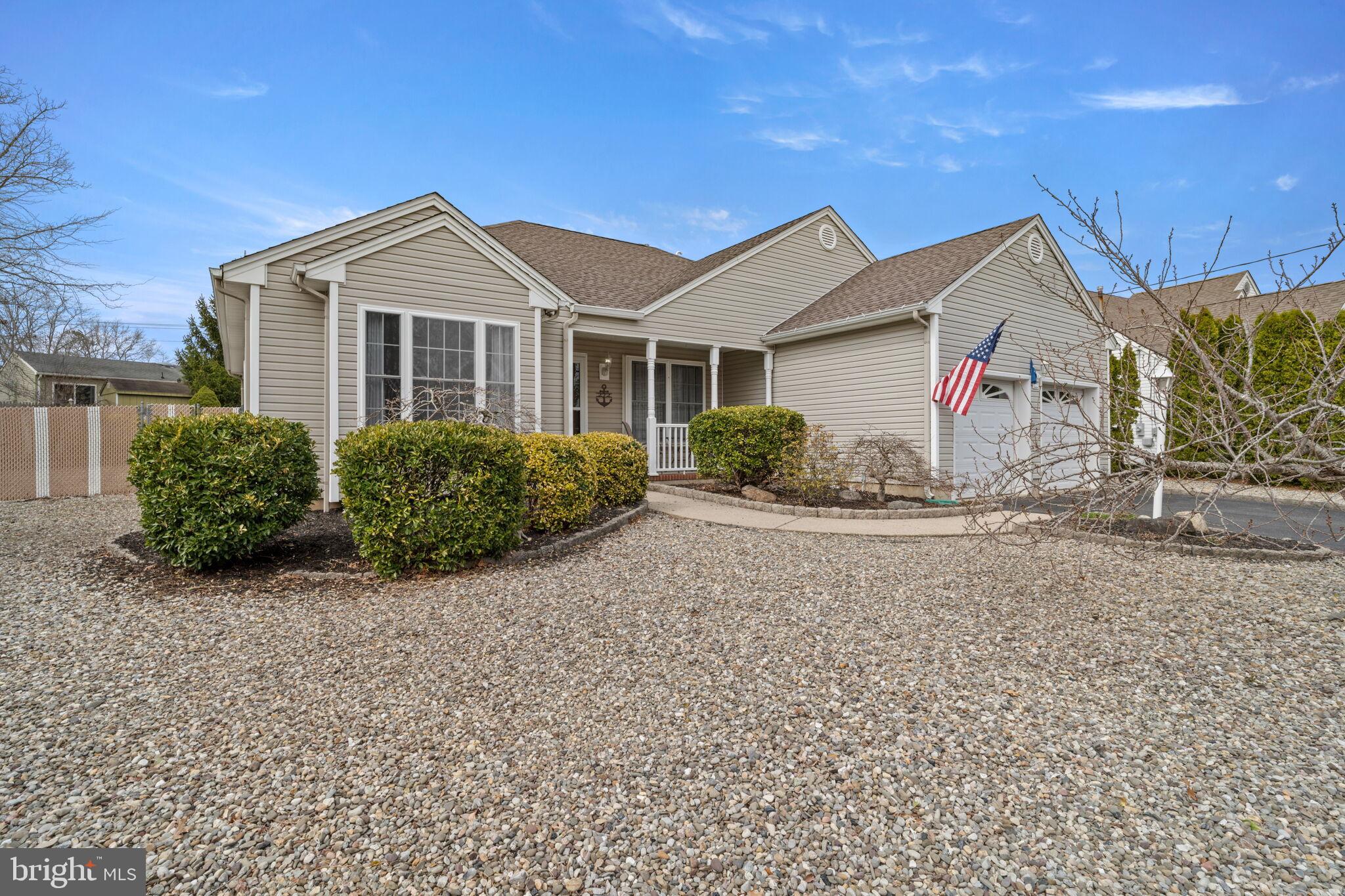 272 Buoy Ave