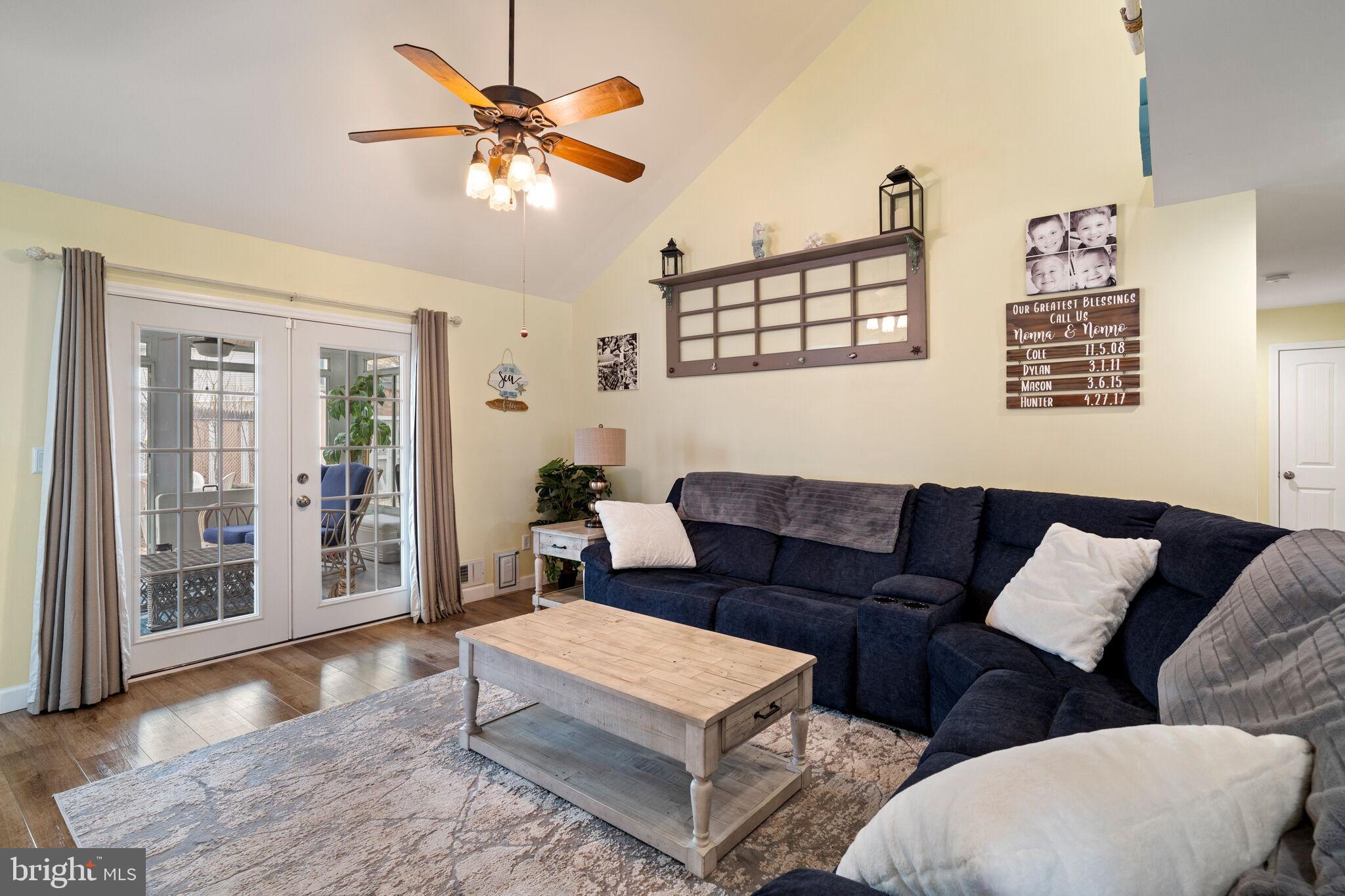 272 Buoy Ave