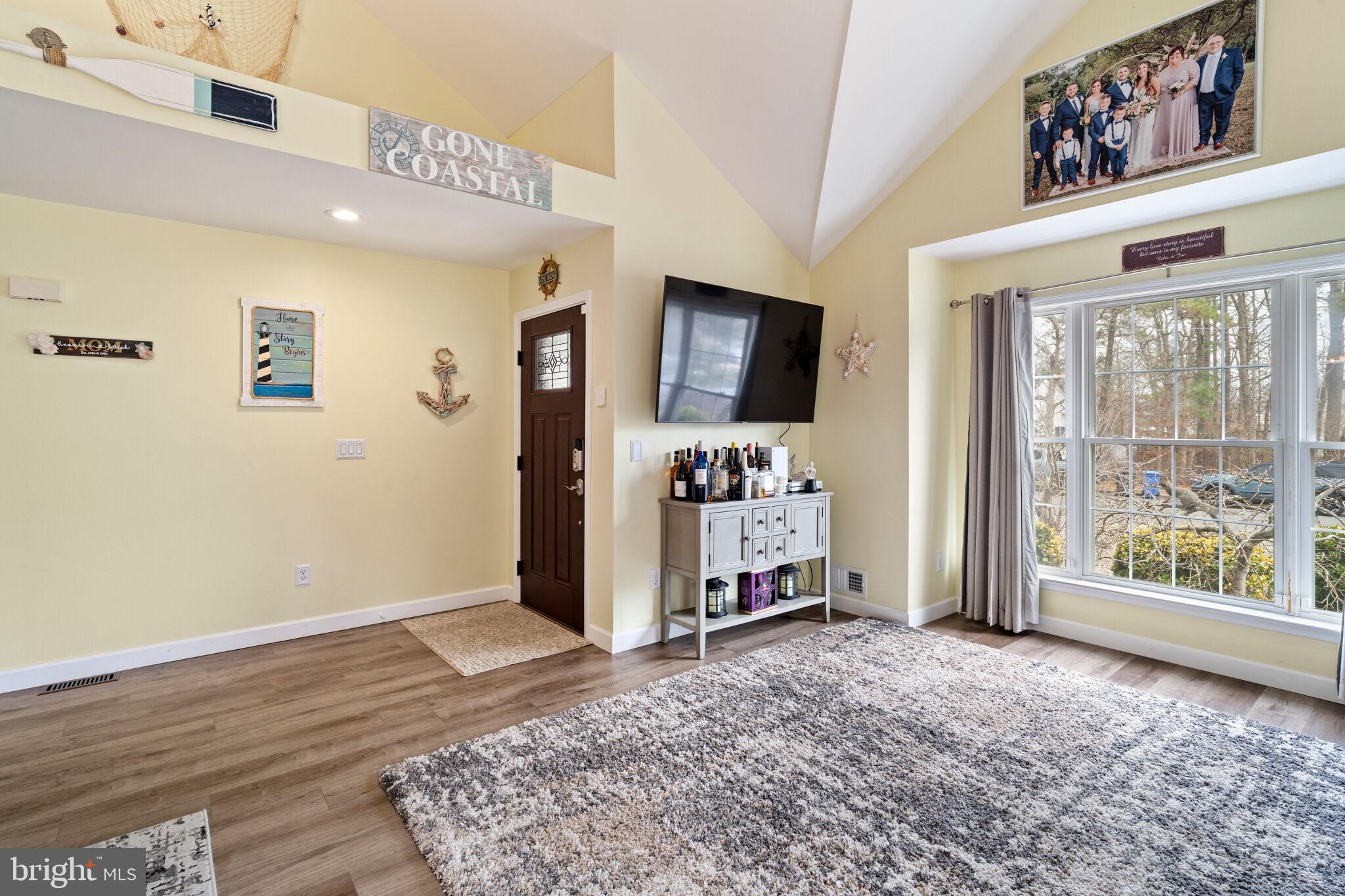 272 Buoy Ave