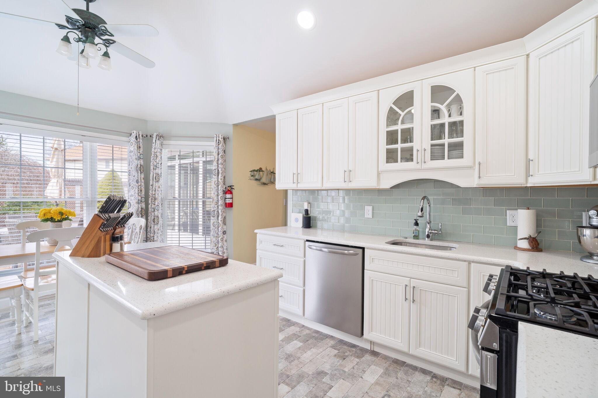 272 Buoy Ave
