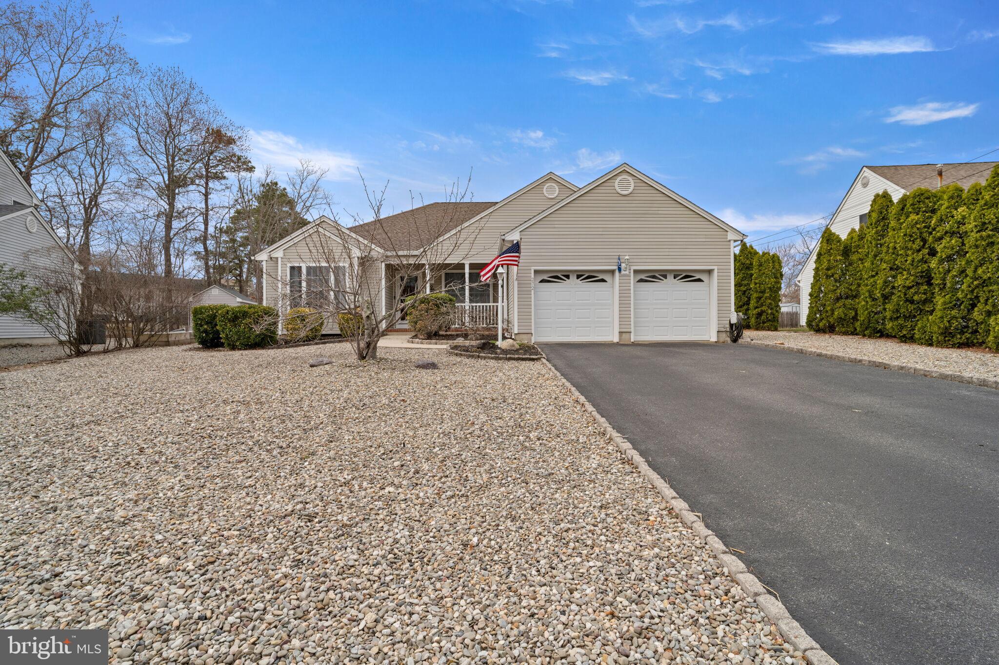 272 Buoy Ave