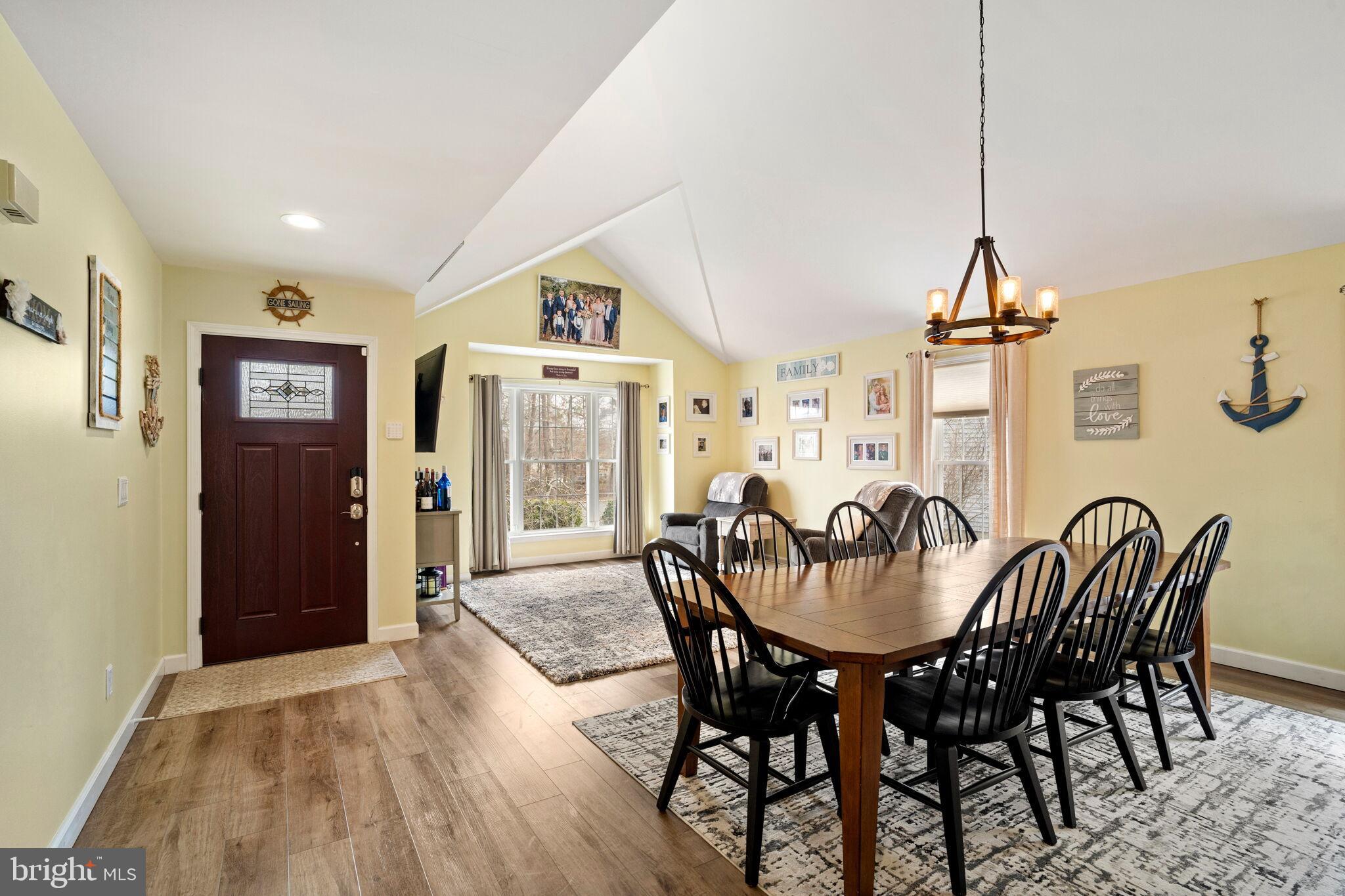 272 Buoy Ave