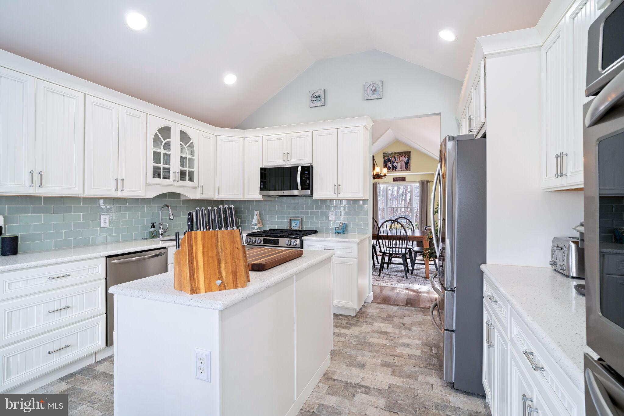 272 Buoy Ave