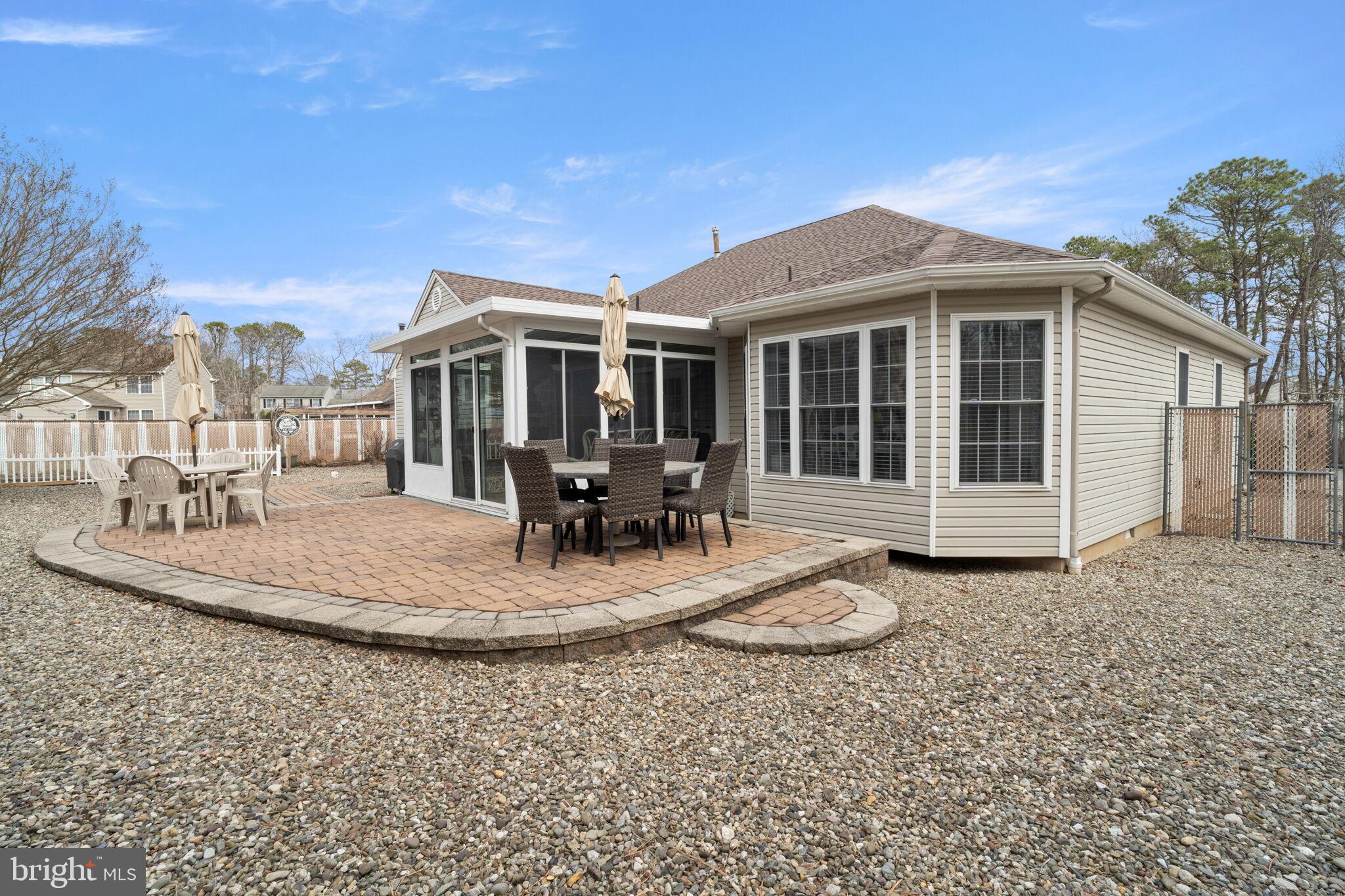 272 Buoy Ave