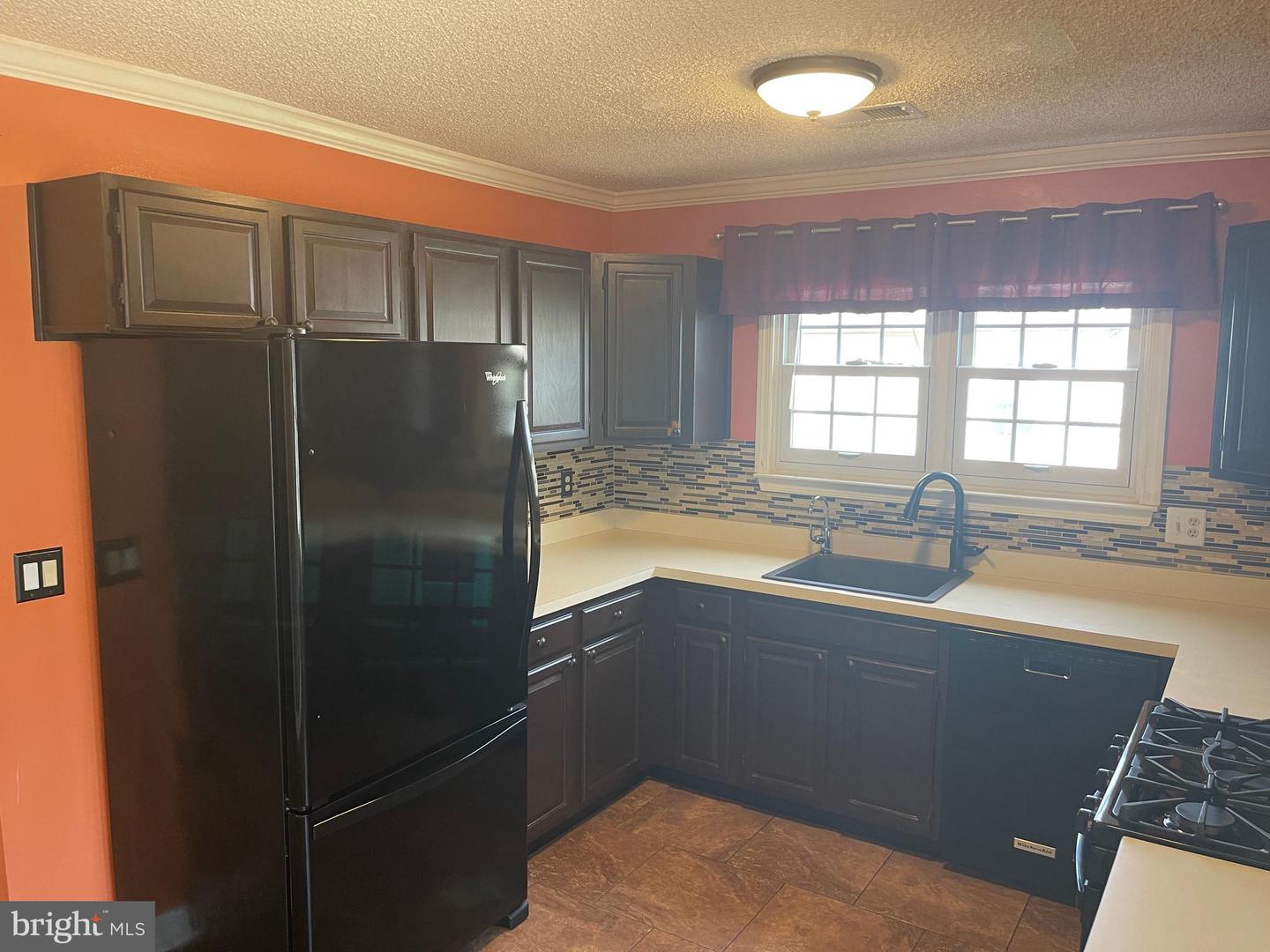 134 Pine Oak Blvd