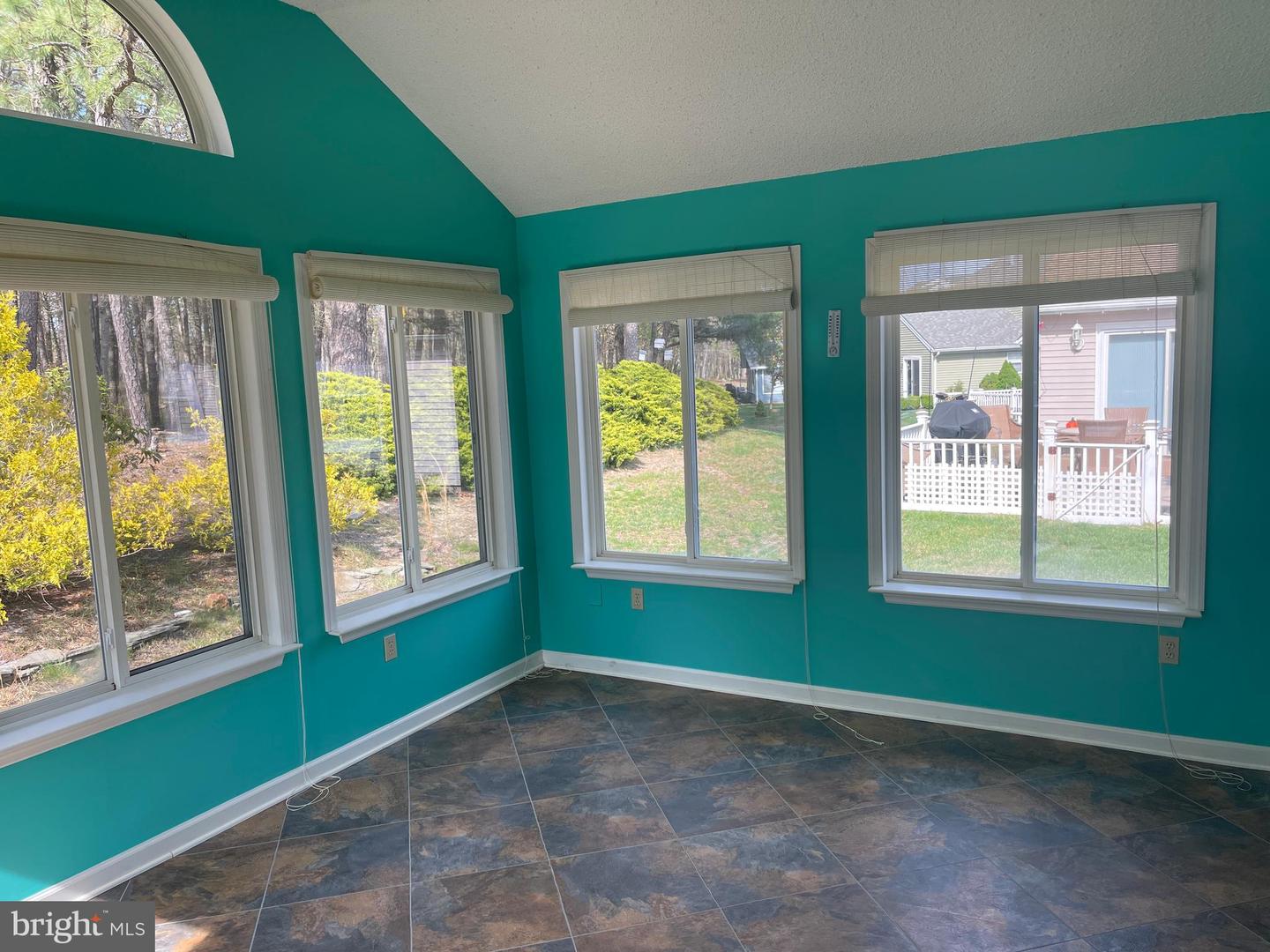 134 Pine Oak Blvd