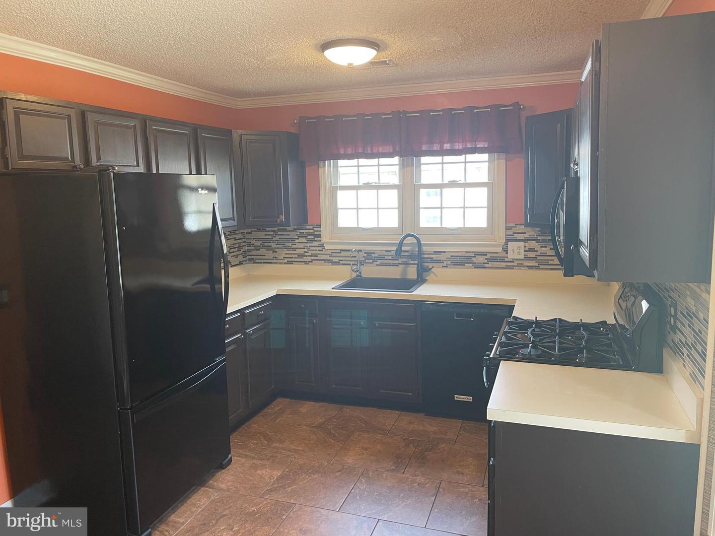 134 Pine Oak Blvd