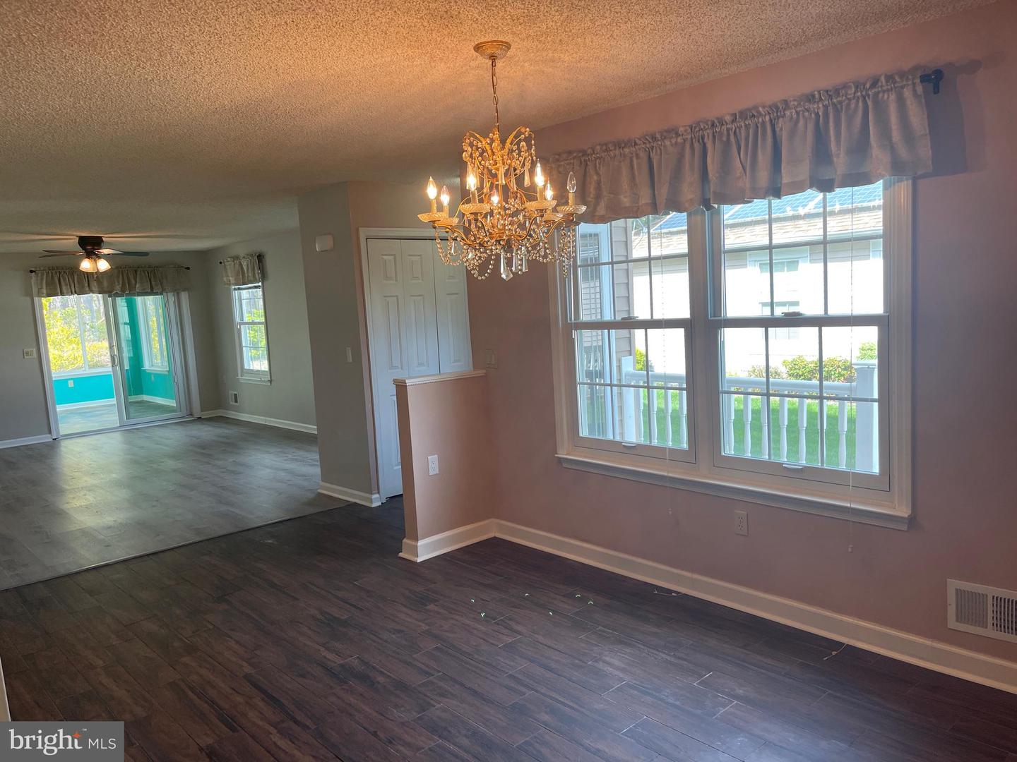 134 Pine Oak Blvd