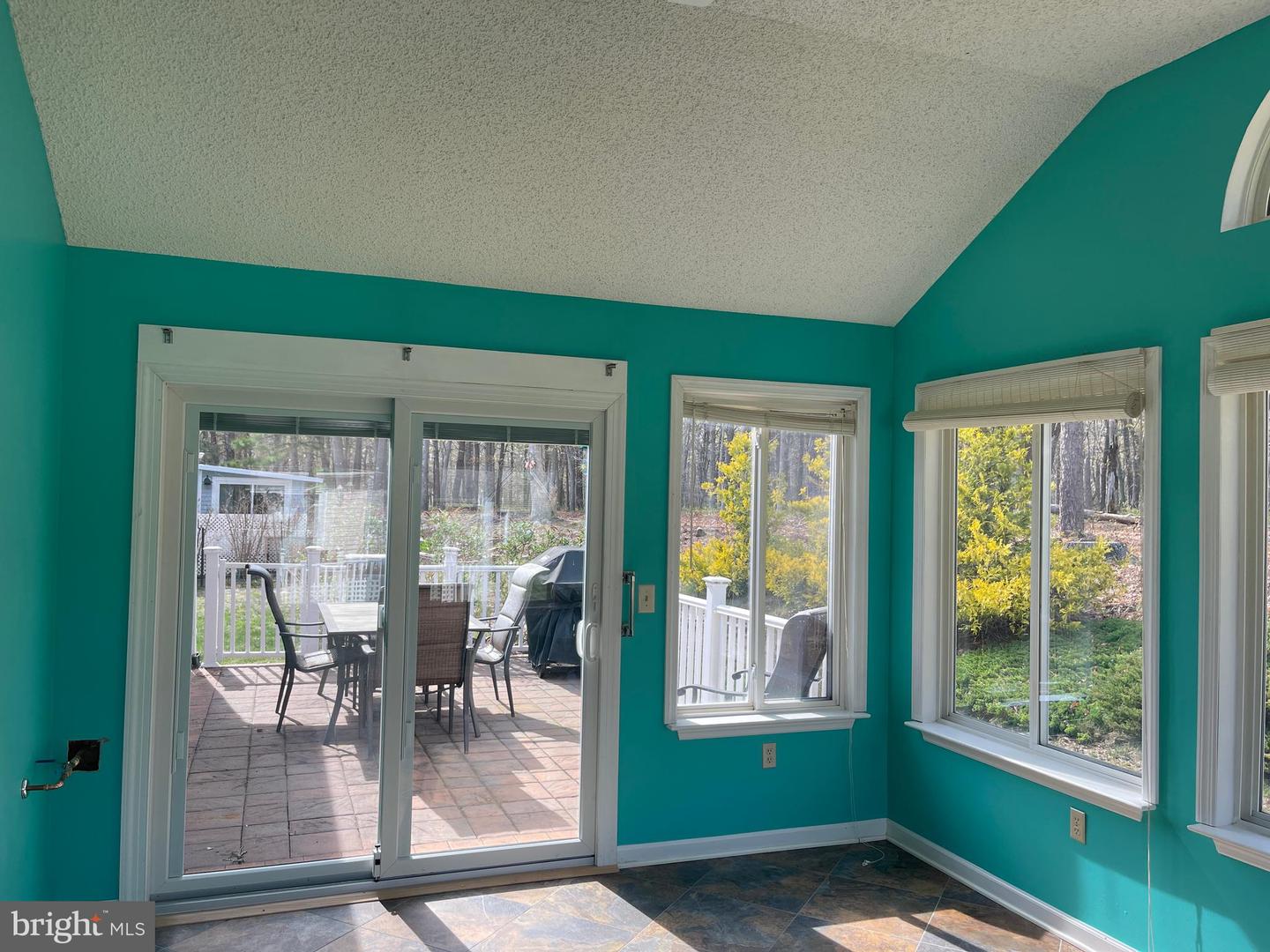 134 Pine Oak Blvd