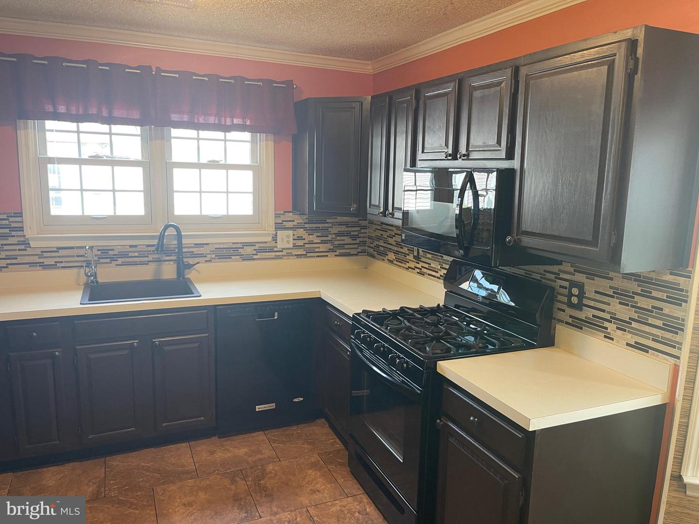 134 Pine Oak Blvd