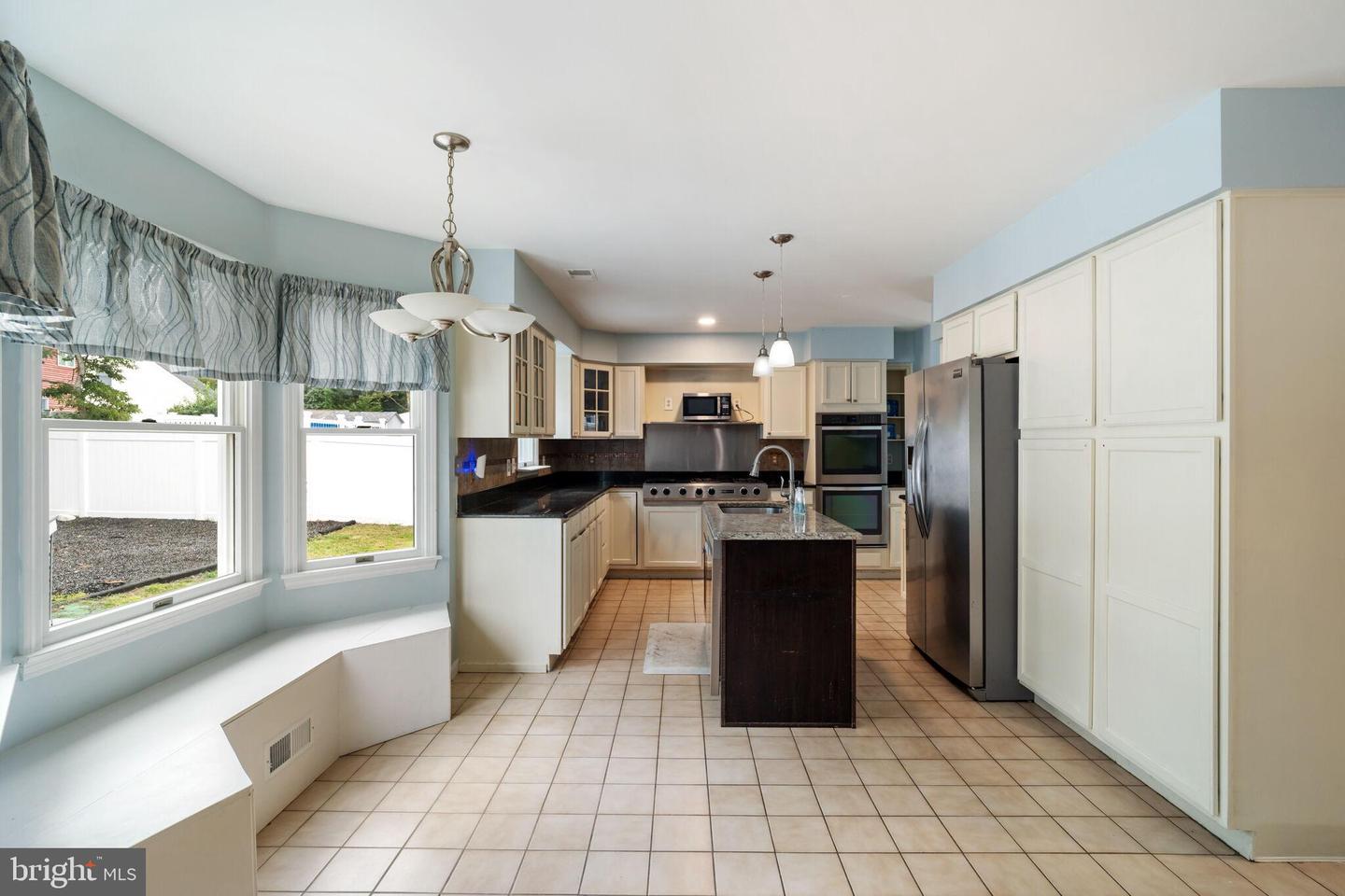 217 Lazy Oak Ln