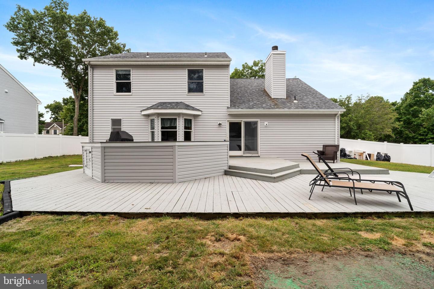 217 Lazy Oak Ln