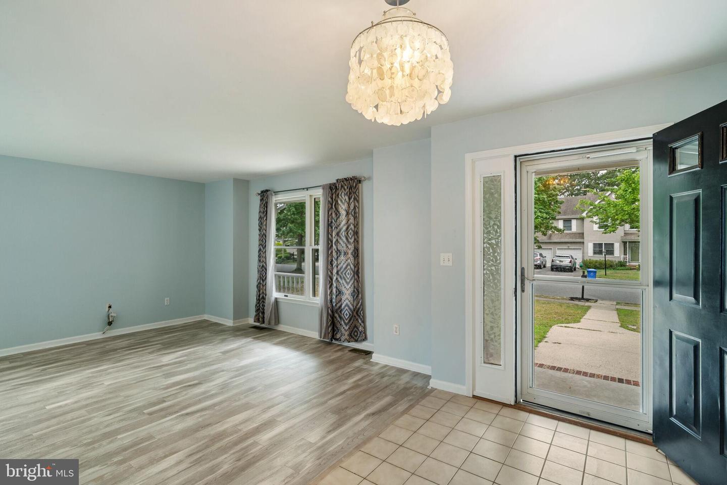 217 Lazy Oak Ln