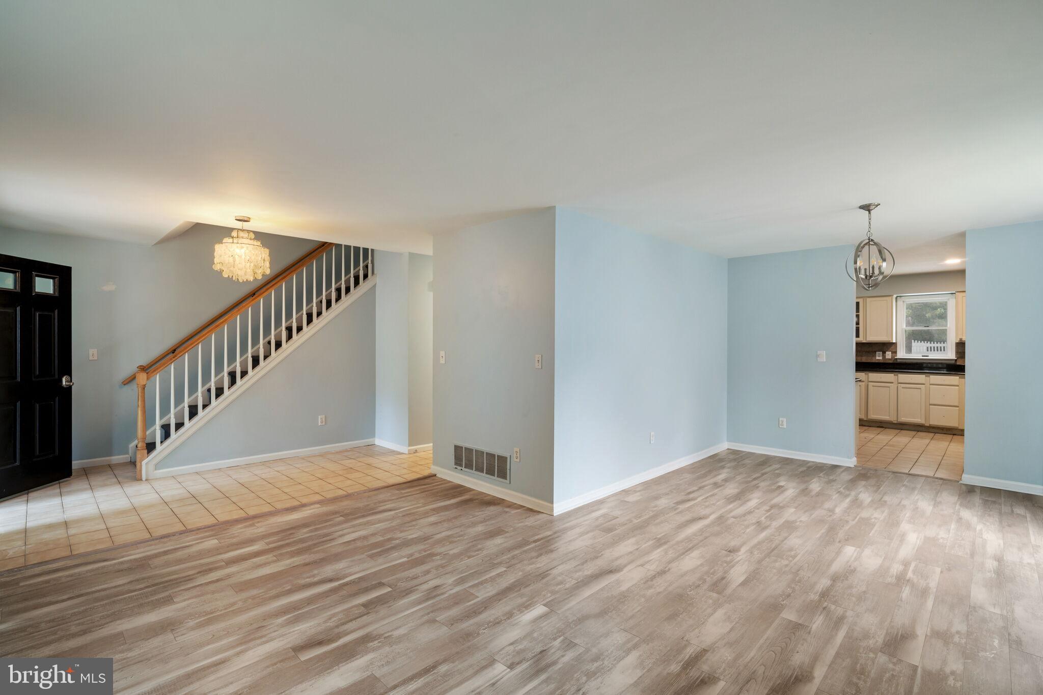 217 Lazy Oak Ln