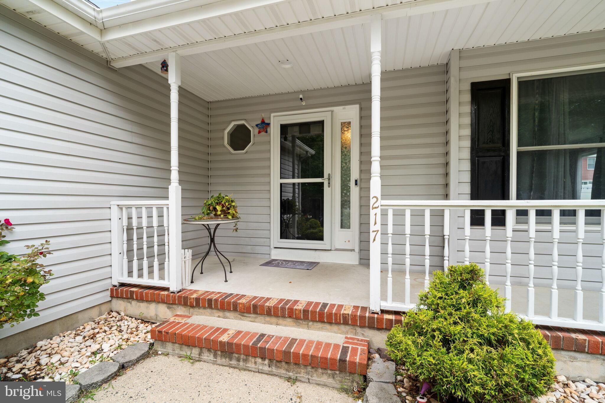 217 Lazy Oak Ln