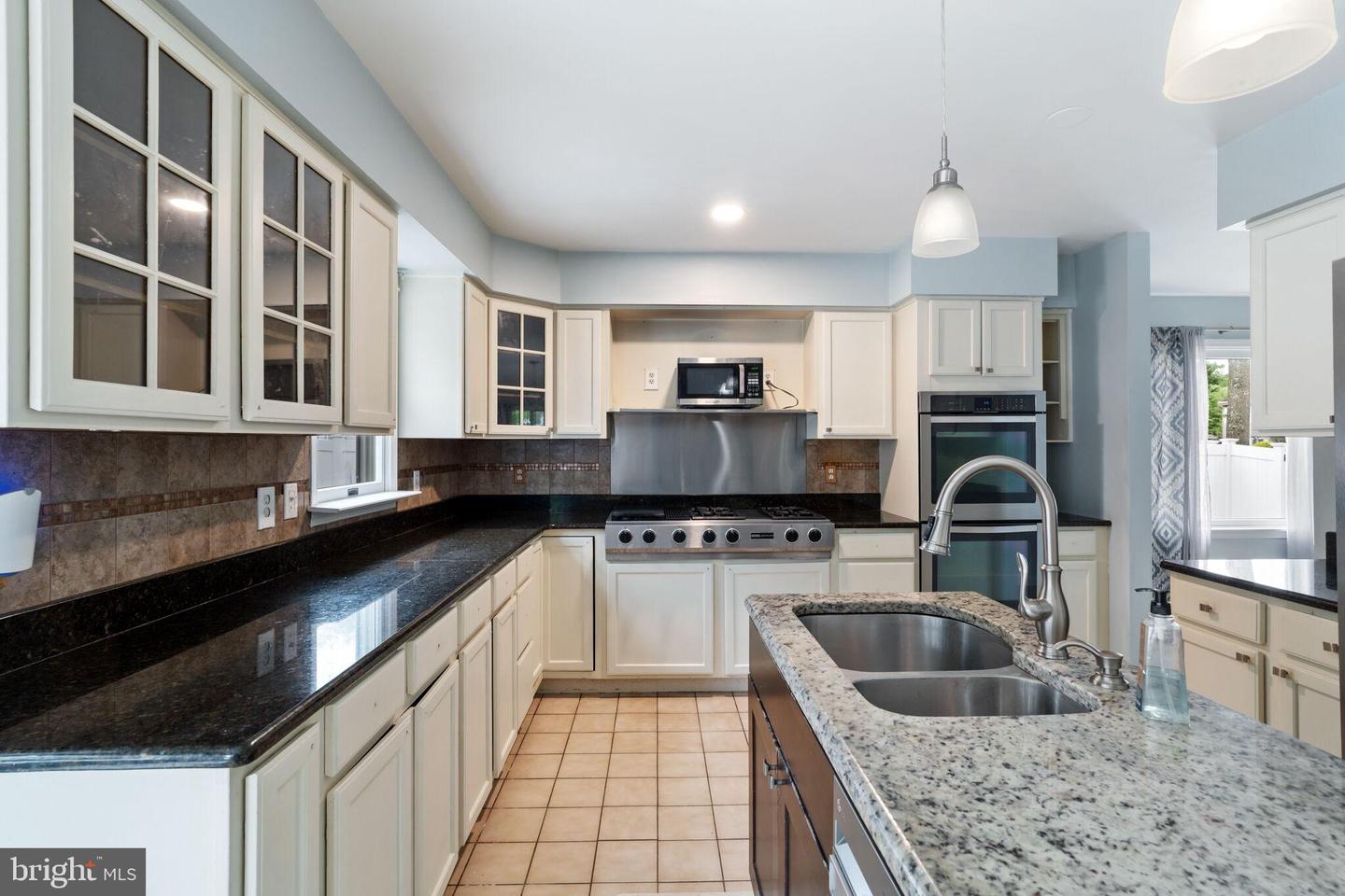 217 Lazy Oak Ln