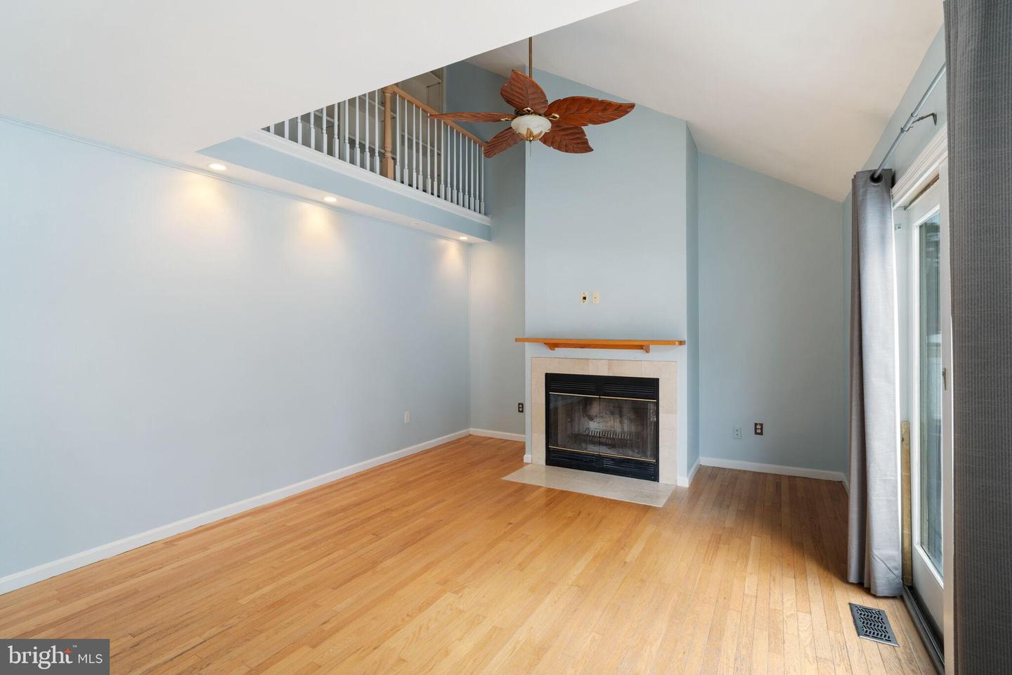 217 Lazy Oak Ln