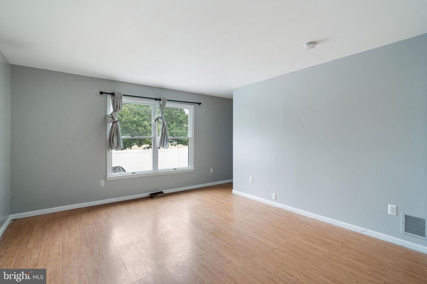 217 Lazy Oak Ln