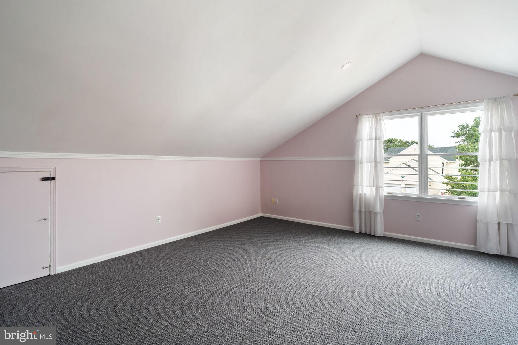 217 Lazy Oak Ln