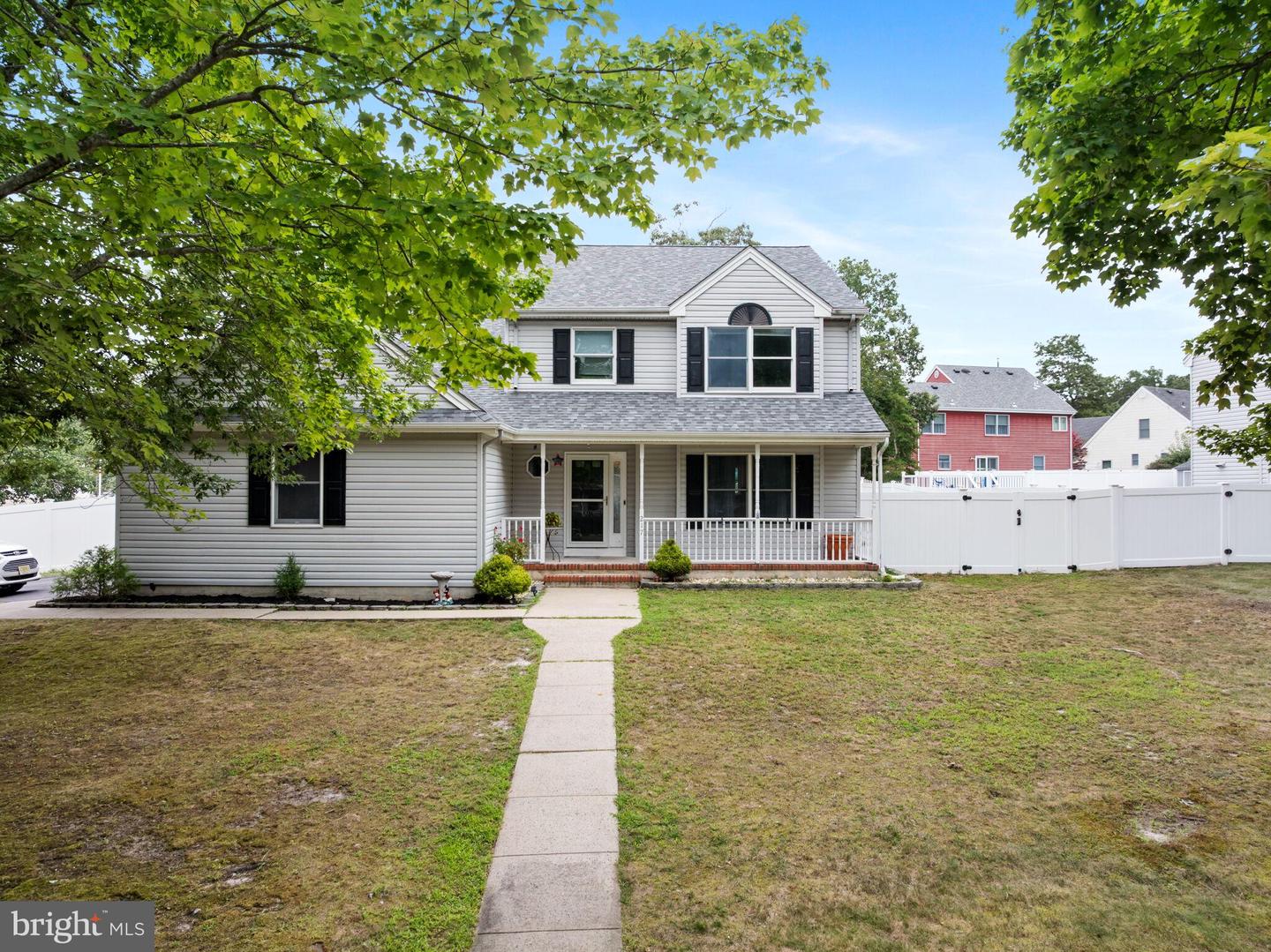 217 Lazy Oak Ln