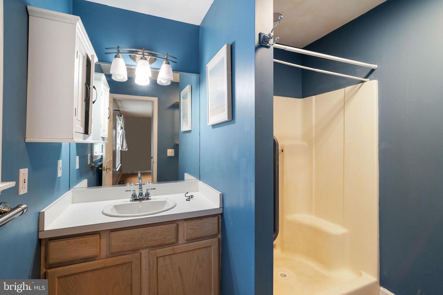 217 Lazy Oak Ln