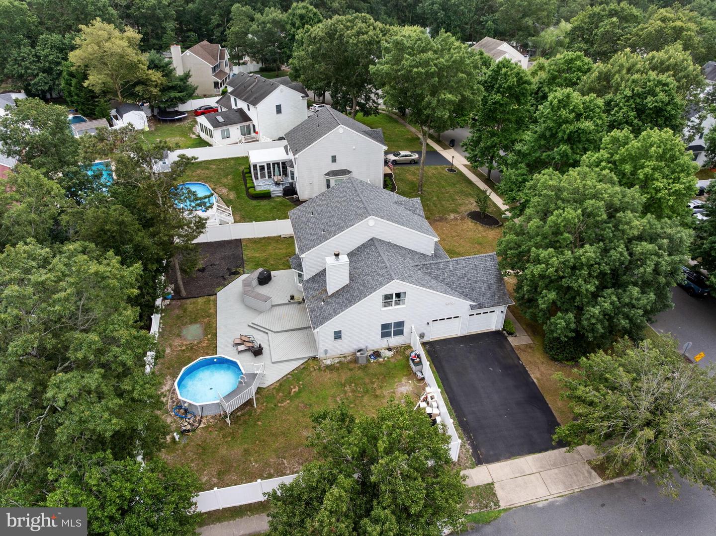 217 Lazy Oak Ln