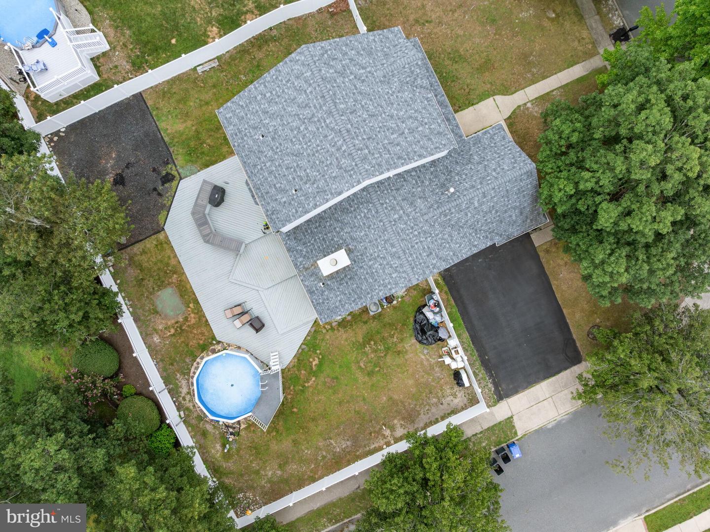 217 Lazy Oak Ln